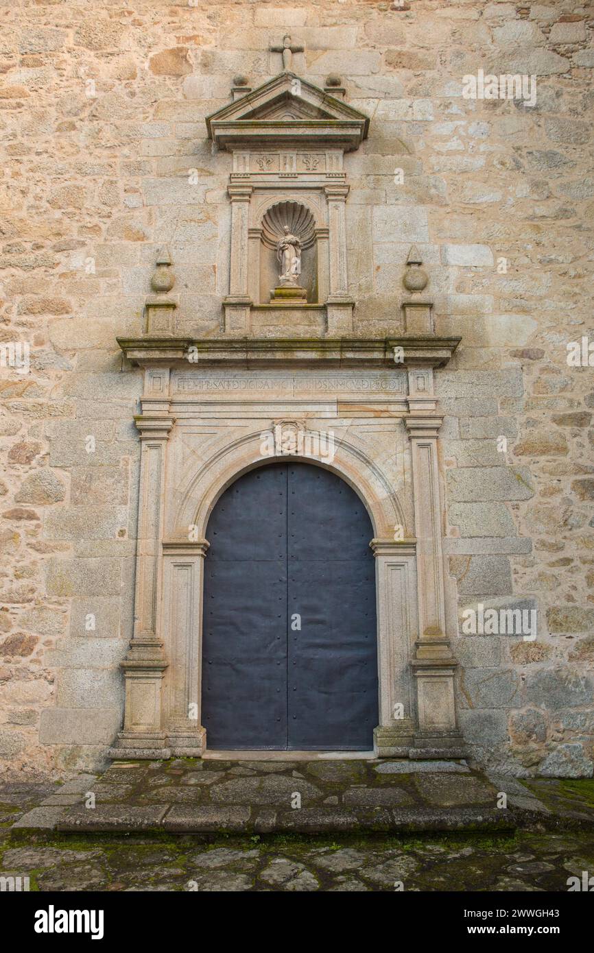 Neue Kapellfassade im Kloster El Palancar, Pedroso de Acim, Caceres, Spanien Stockfoto