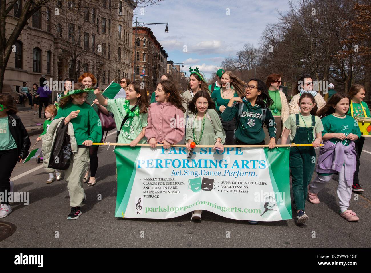 49. Jährliche Saint Patrick's Day Parade 2024 in Park Slope Brooklyn, New York. Stockfoto