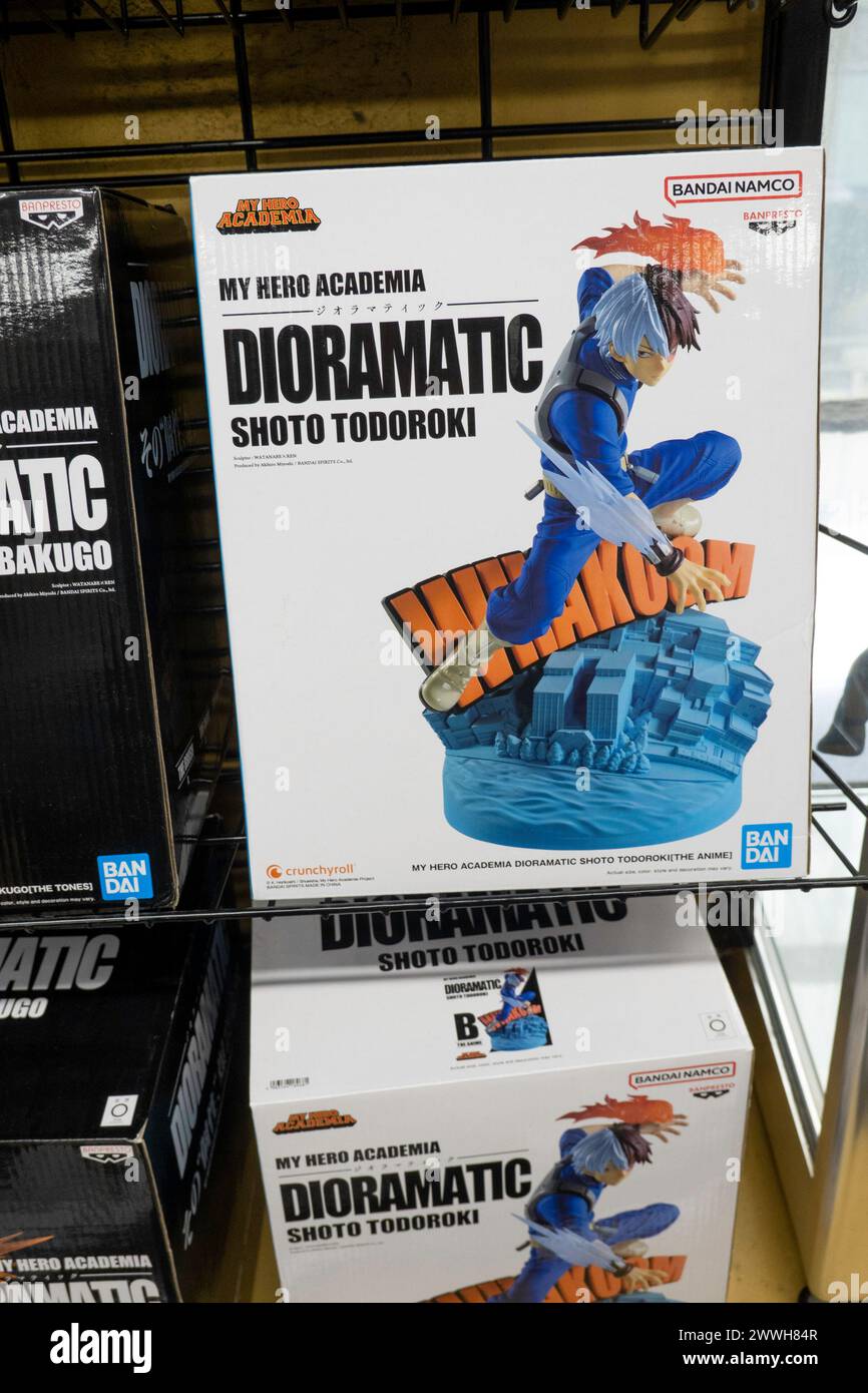 Die Midtown Comics am Times Square bietet eine riesige Auswahl an Büchern, Graphic Novels, Actionfiguren und Sammlerstücken, New York City, USA 2024 Stockfoto