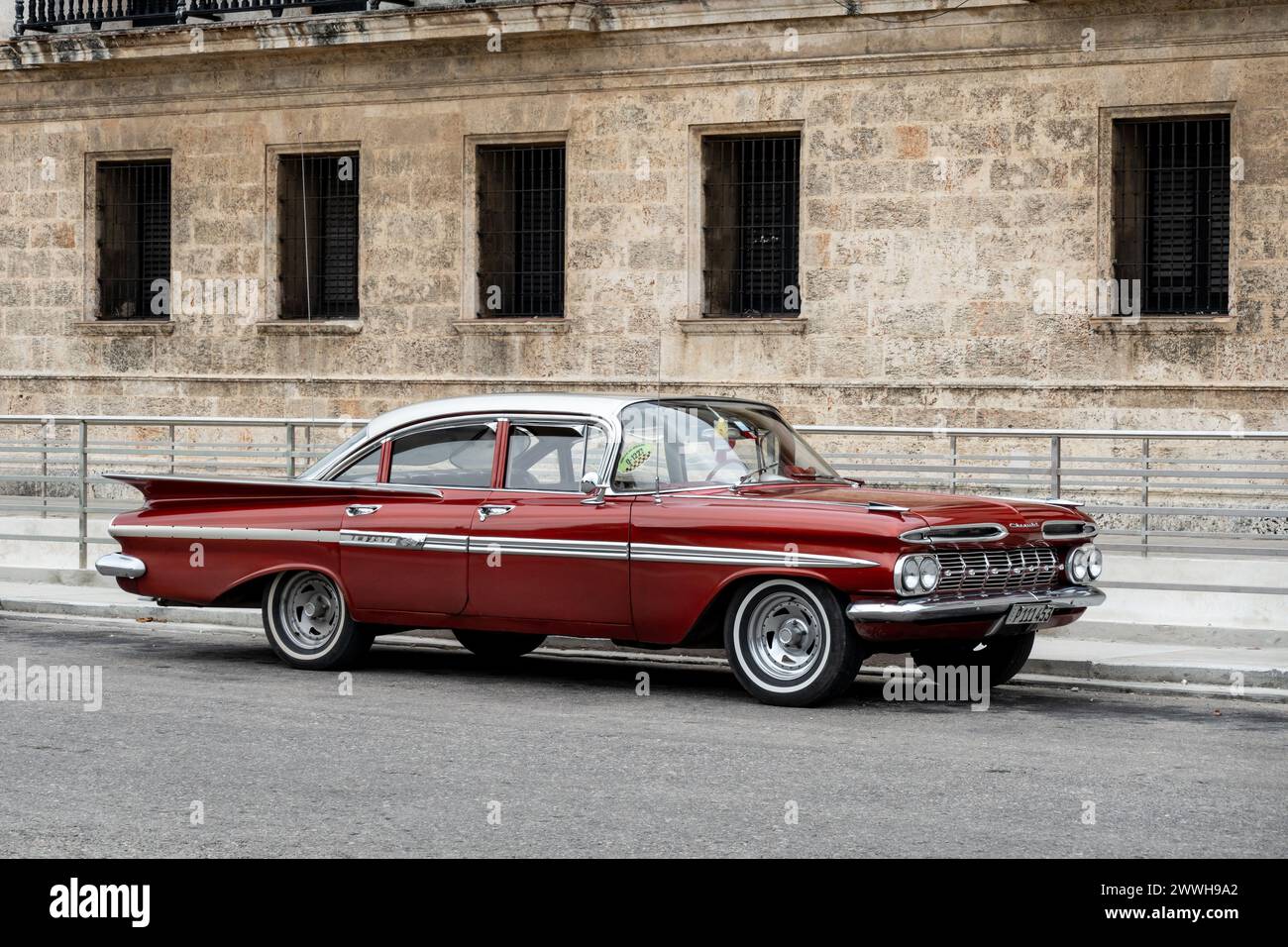 HAVANNA, KUBA - 28. AUGUST 2023: Chevrolet Impala 1959 Oldtimer in Havanna, Kuba Stockfoto