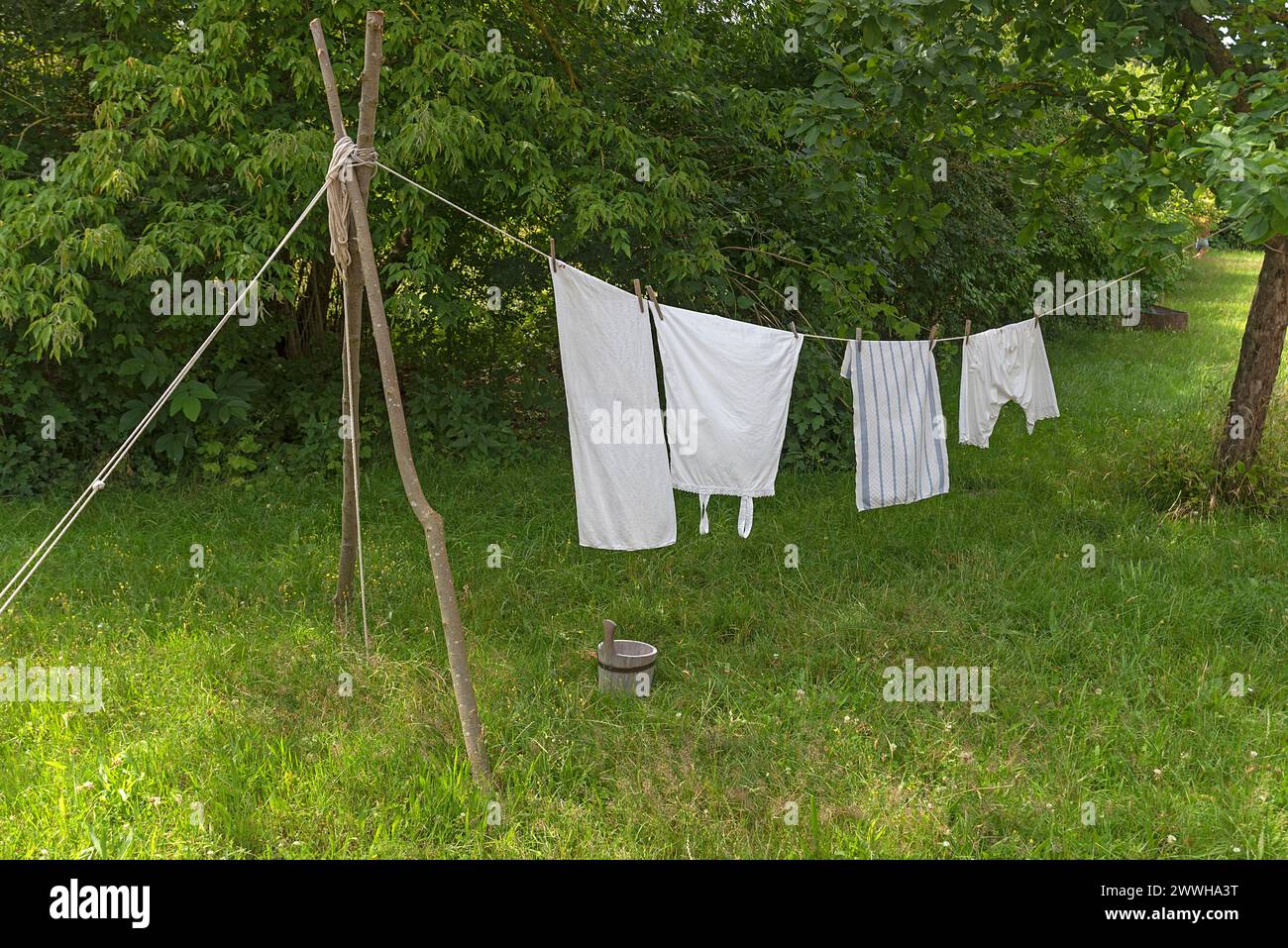 Wäscherei in der Schlange im Garten, Freilichtmuseum für Volkskunde Schwerin-Muess, Mecklenburg-Vorpommerm, Deutschland Stockfoto