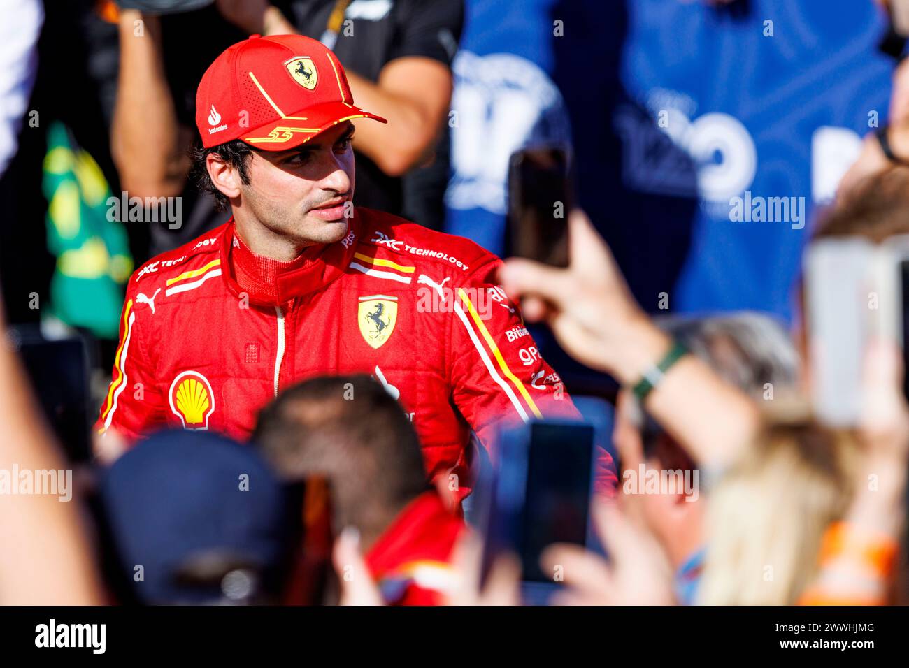 24. März 2024: Melbourne Grand Prix Circuit, Melbourne, Victoria, Australien; Formel 1 Grand Prix von Australien: Renntag; Nummer 55 Scuderia Ferrari Pilot Carlos Sainz Jr. Auf dem Podium nach dem Rennen Stockfoto