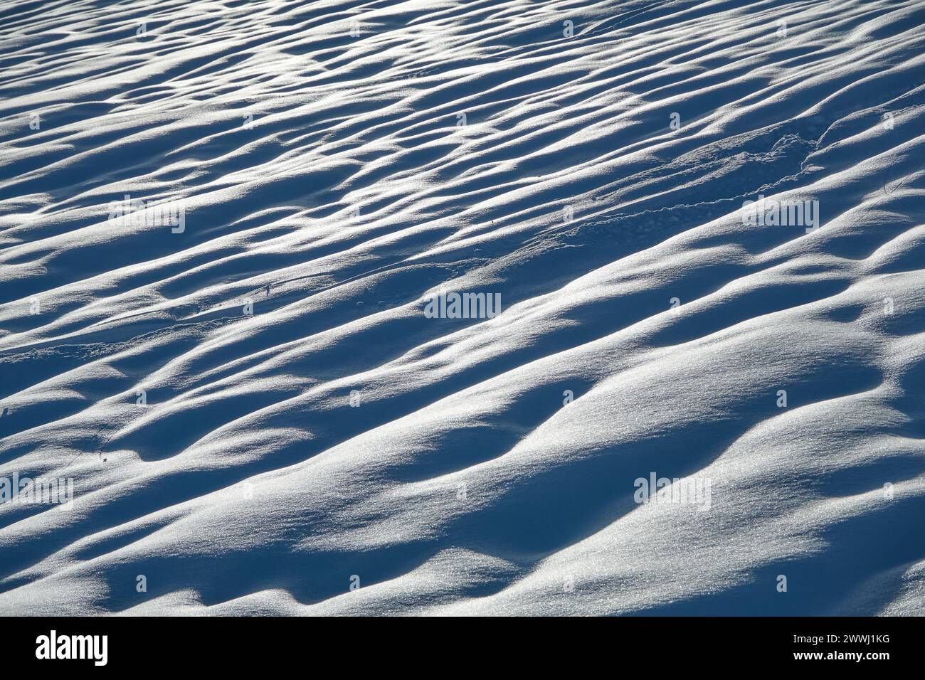 Berge mit Eis und Schnee von seltsamen Formen und Strukturen Stockfoto