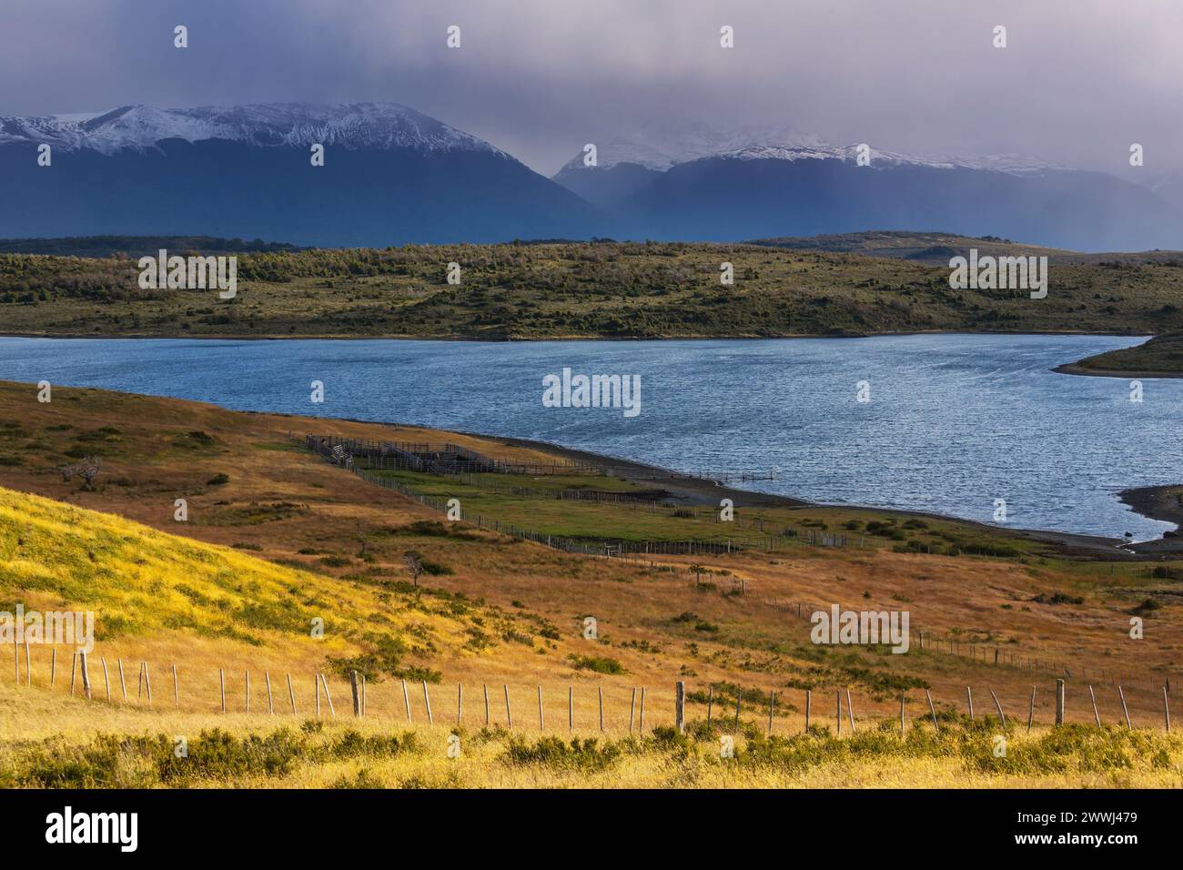 Ende der Welt - wunderschöne natürliche Landschaft rund um Beagle Sound in Ushuaia, Argentinien Stockfoto