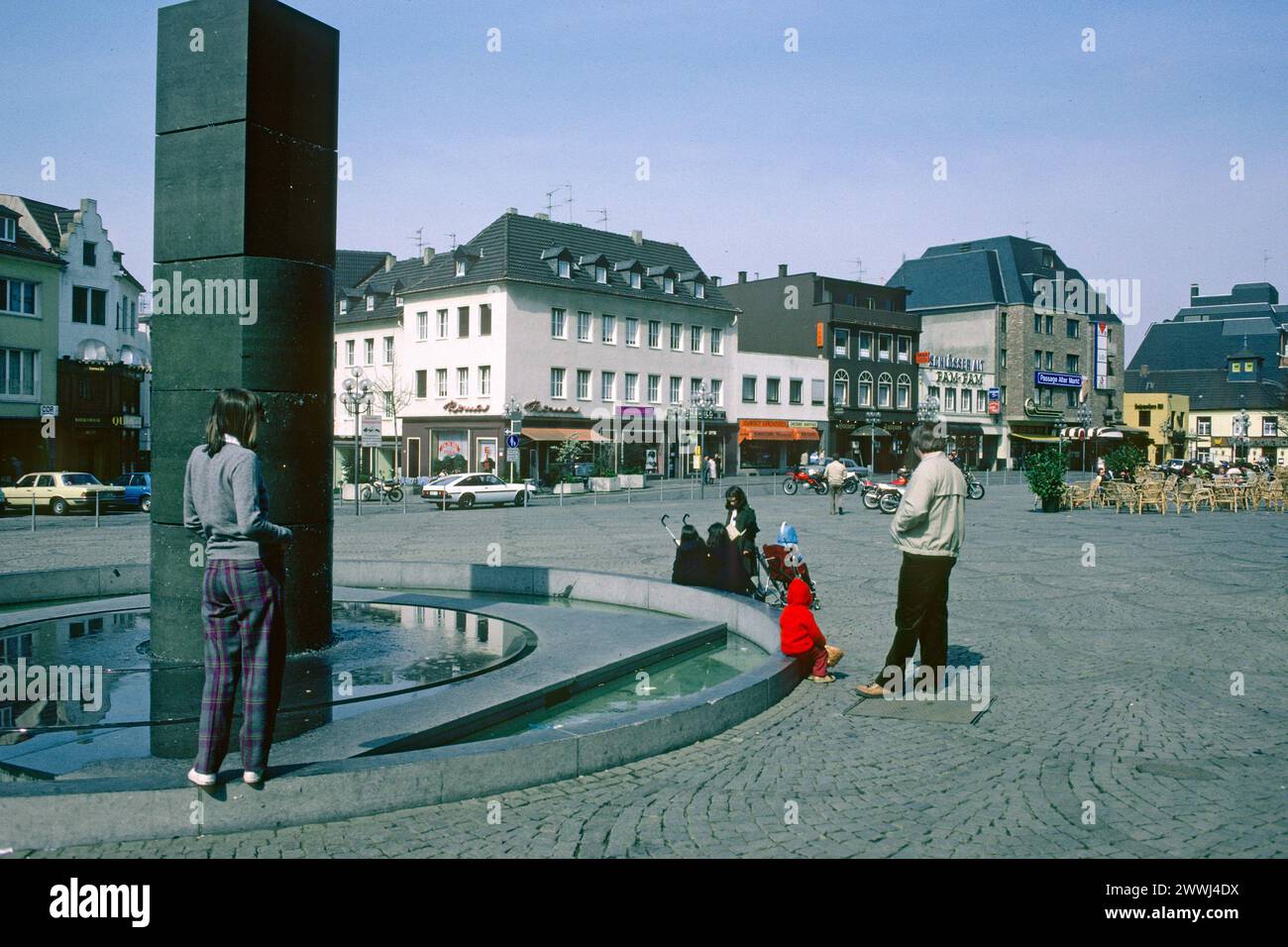 Alter Marktplatz und Brunnen 1982, Mönchengladbach, Nordrhein-Westfalen Stockfoto