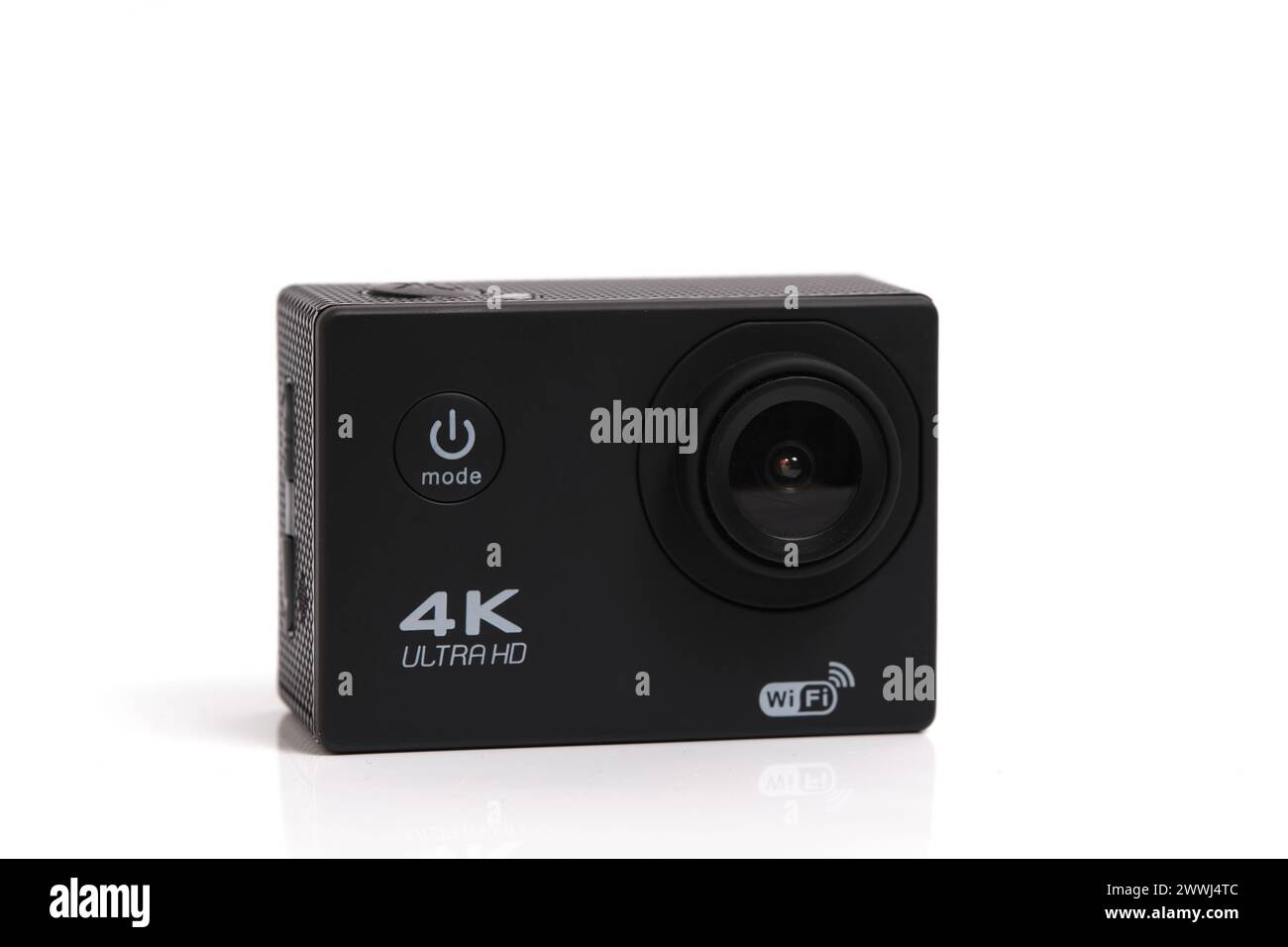 4K Action-Kamera auf weißem Hintergrund Stockfoto