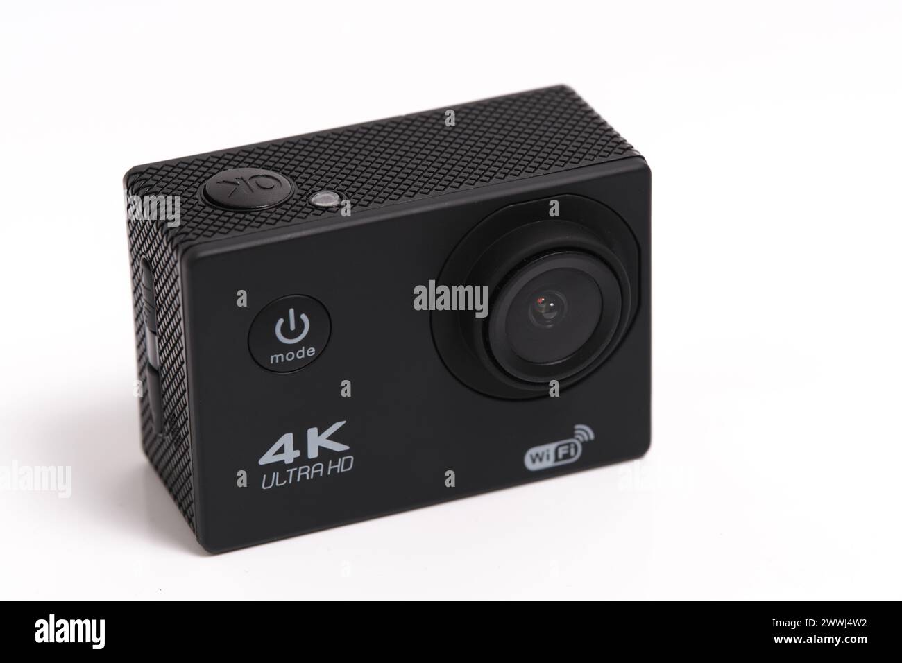 4K Action-Kamera auf weißem Hintergrund Stockfoto