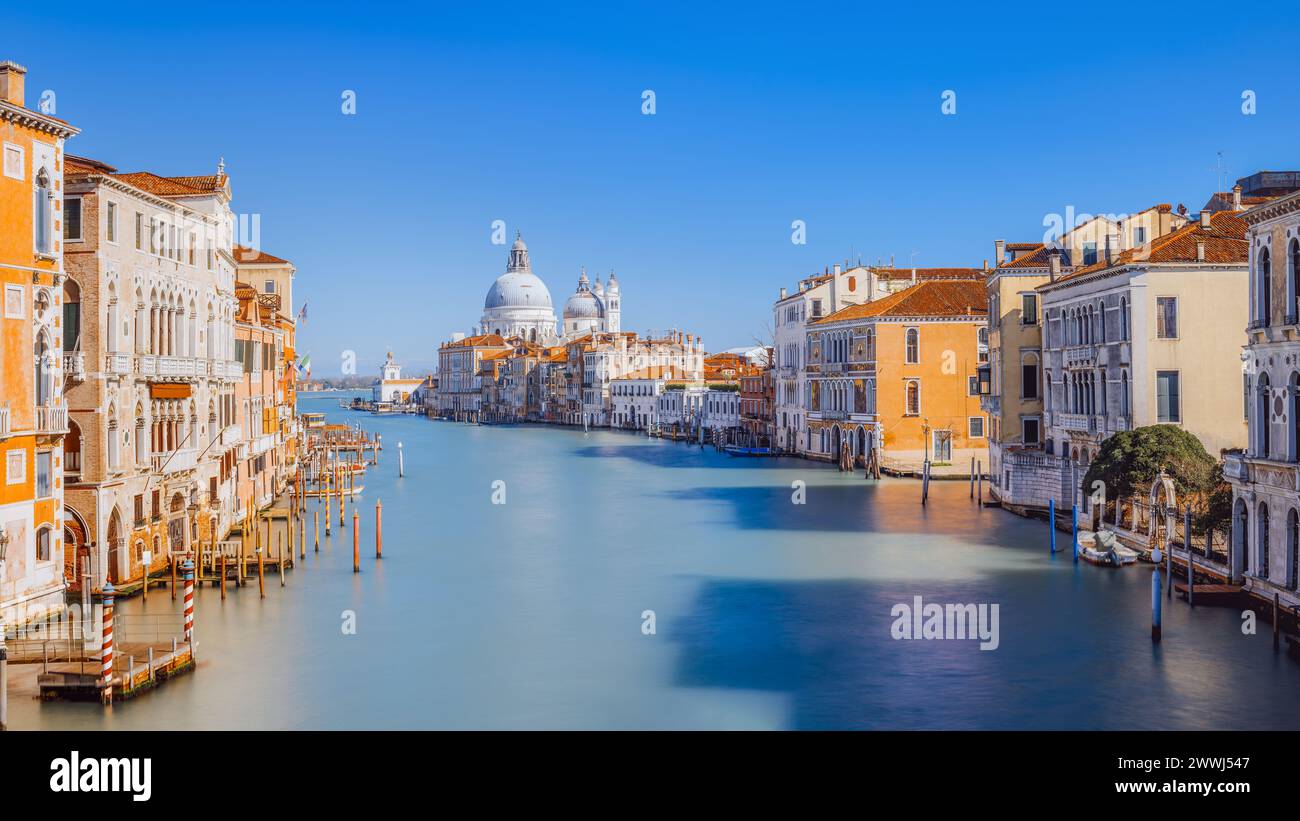 Panoramablick auf die Altstadt von venedig bei Sonnenuntergang, italien Stockfoto