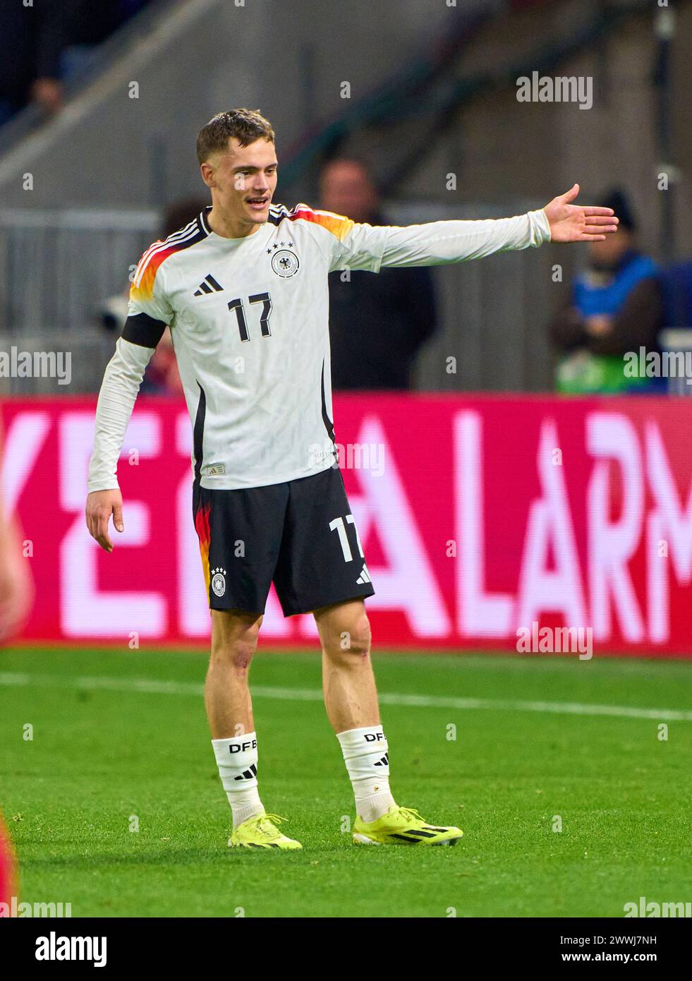 Florian Wirtz, Nr. 17 DFB im Freundschaftsspiel FRANKREICH - DEUTSCHLAND 0-2 FRANKREICH - DEUTSCHLAND 0-2 in Vorbereitung auf die Europameisterschaft 2024 am 23. März 2024 in Lyon, Frankreich. © Peter Schatz / Alamy Live News Stockfoto