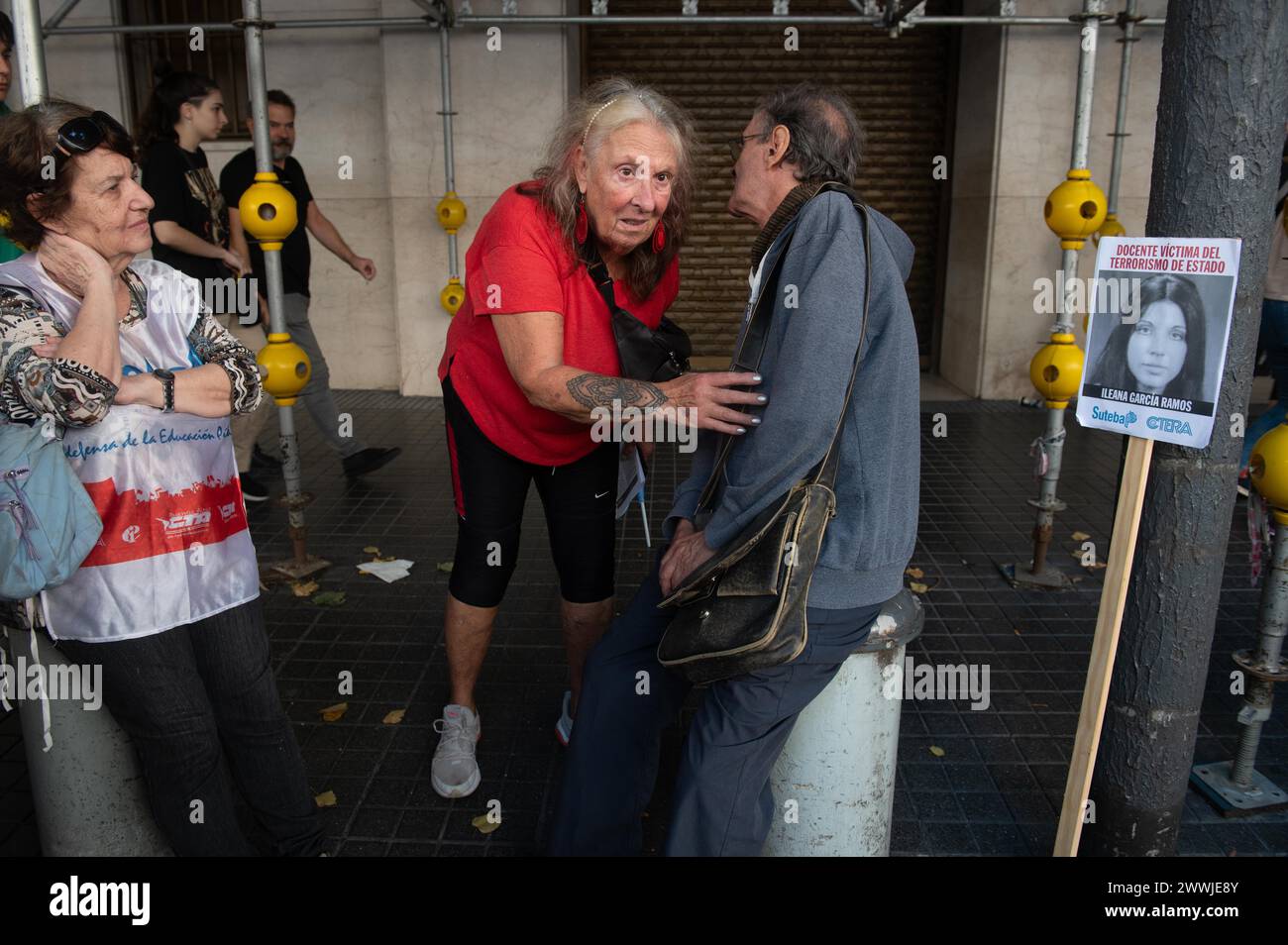Buenos Aires, Buenos Aires, Argentinien. März 2024. Tausende Argentinier versammeln sich am 24. März 2024 in Buenos Aires, Argentinien, um den Gedenktag der Wahrheit und Gerechtigkeit zu feiern (Foto: © Igor Wagner/ZUMA Press Wire). Nicht für kommerzielle ZWECKE! Stockfoto