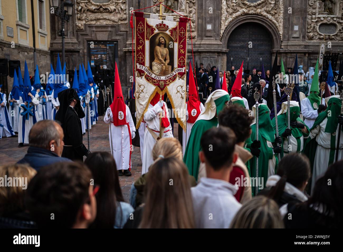 Proklamationsprozession in der Karwoche, die den Beginn der neun Tage der Leidenschaft in Saragossa, Spanien, symbolisiert Stockfoto