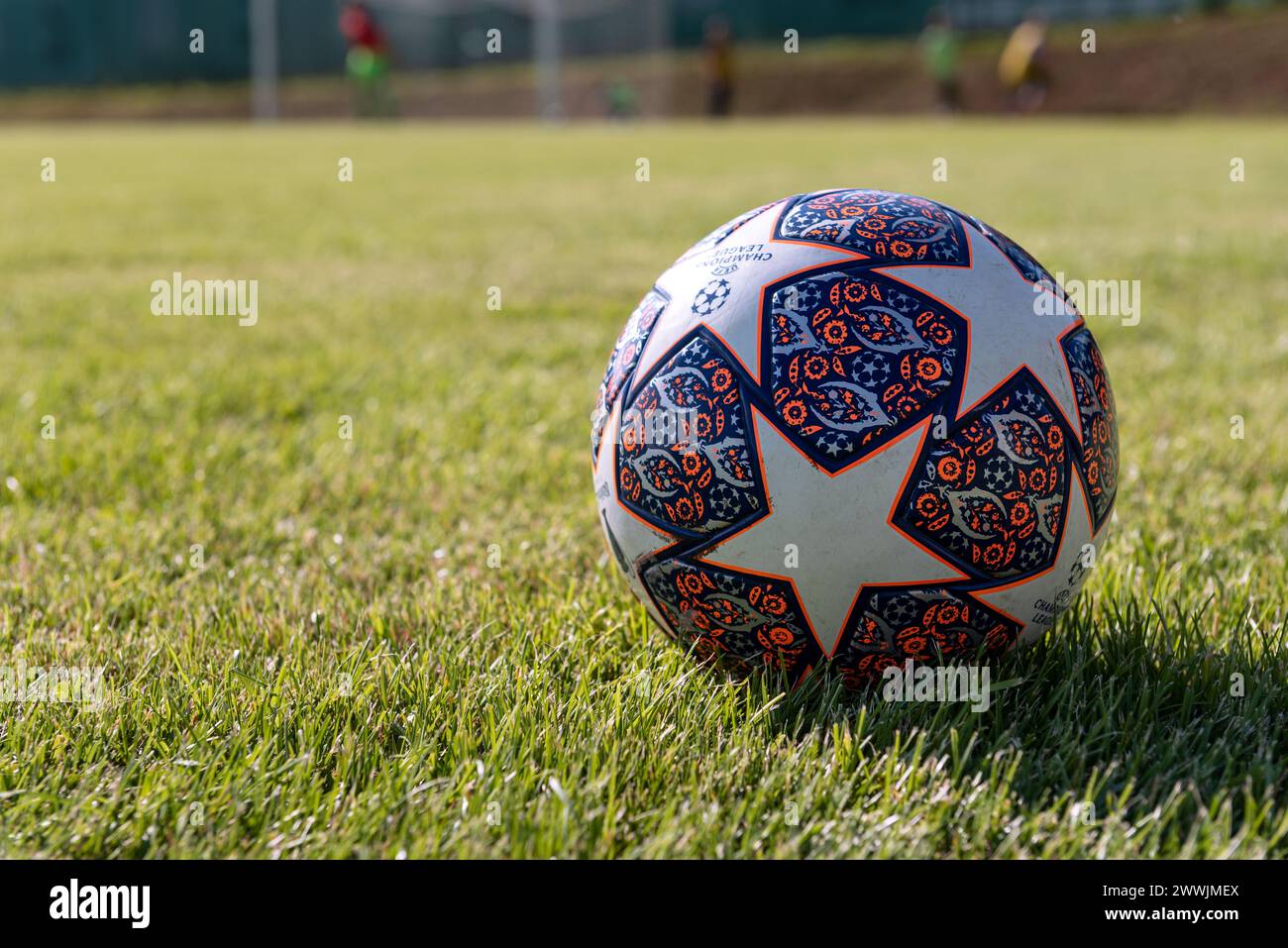 VRELO, SERBIEN - 4. JUNI 2023: Offizieller UEFA Champions League-Ball. Stockfoto