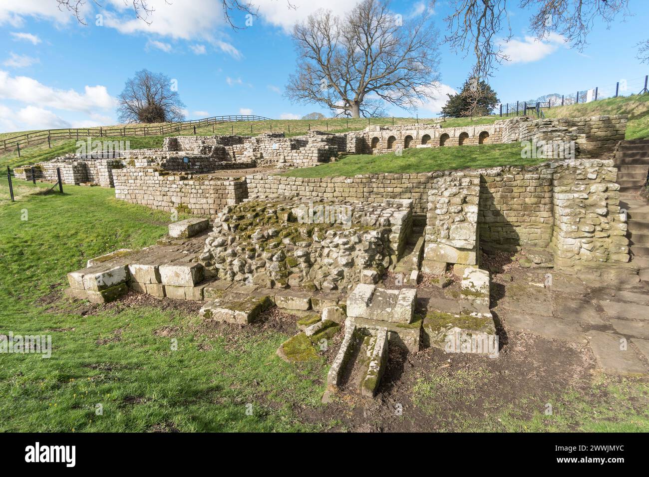 Die Überreste des Badehauses in Chesters Roman Fort in der Nähe von Chollerford, Northumberland, England, Großbritannien Stockfoto