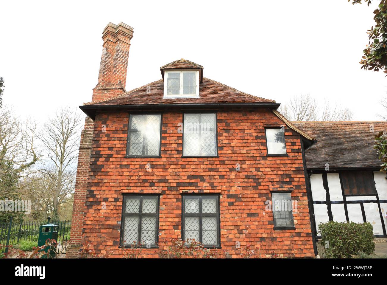 Southchurch Hall, Southchurch Hall Gardens, Southend-on-Sea Essex UK Grade I denkmalgeschütztes mittelalterliches Wasserhaus Stockfoto