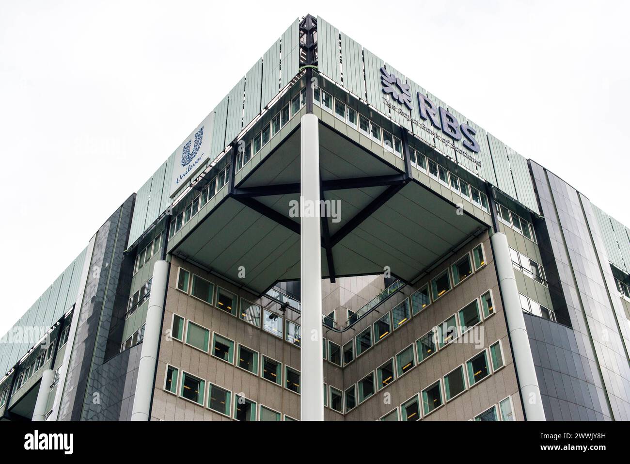 Niederländische Hauptniederlassung Unilever & Royal Bank of Scotland Rotetrdam, Niederlande. Hauptquater oder Hauptsitz der international tätigen Unternehmen Unilever und Royal Bank of Scotland RBS. Rotterdam Weena Zuid-Holland Nederland Copyright: XGuidoxKoppesx Stockfoto