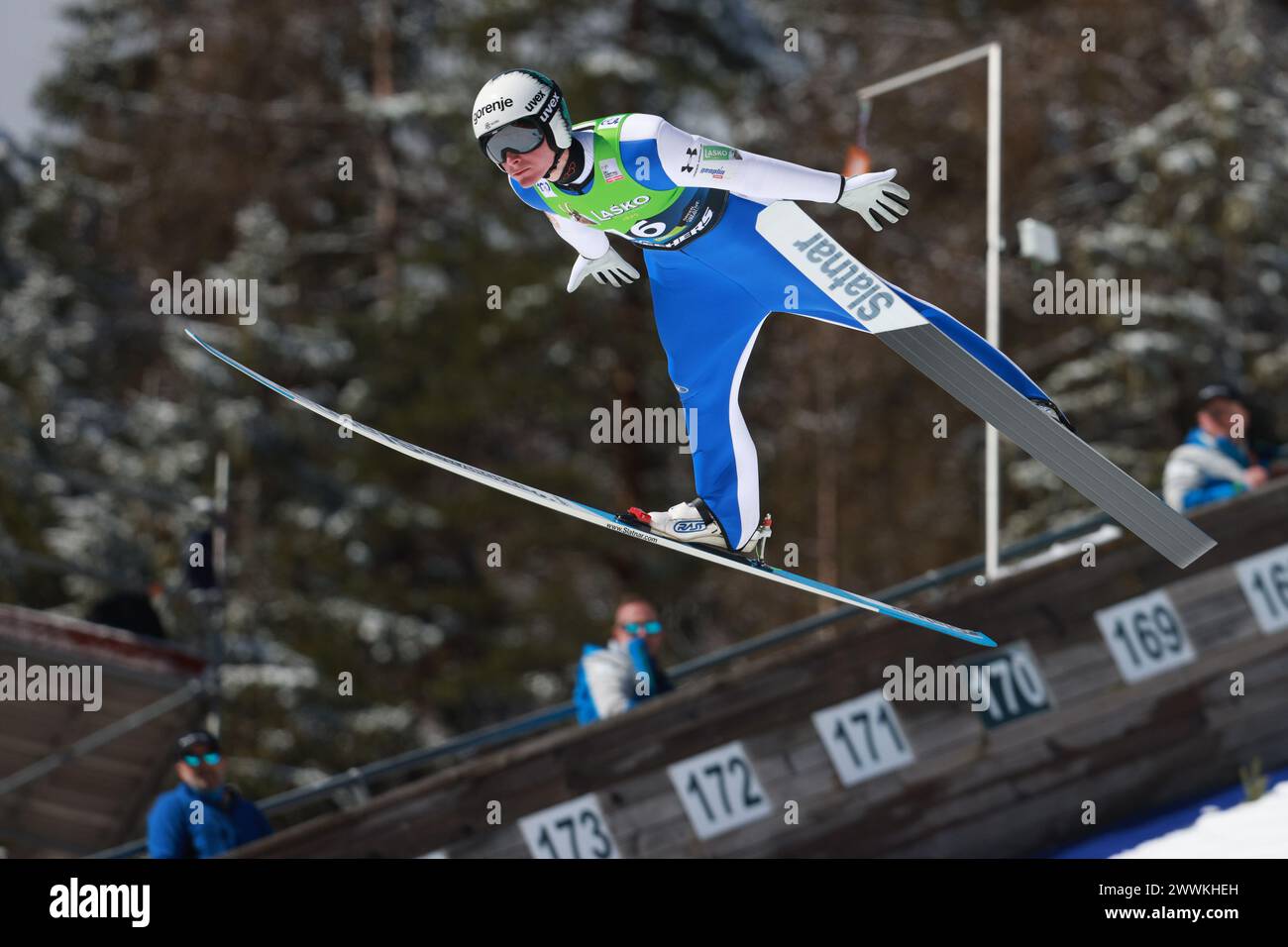 Planica, Slowenien. März 2024. Der slowenische Domen Prevc tritt am 24. März 2024 beim FIS Skispringen World Cup in Planica, Slowenien, an der HS240-Veranstaltung der Männer an. Quelle: Zeljko Stevanic/Xinhua/Alamy Live News Stockfoto