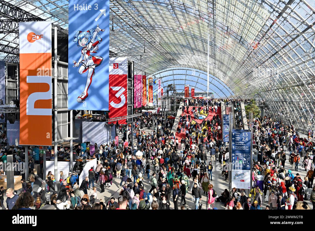 Leipziger Buchmesse 2024. Messebesucher auf der Leipziger Buchmesse am