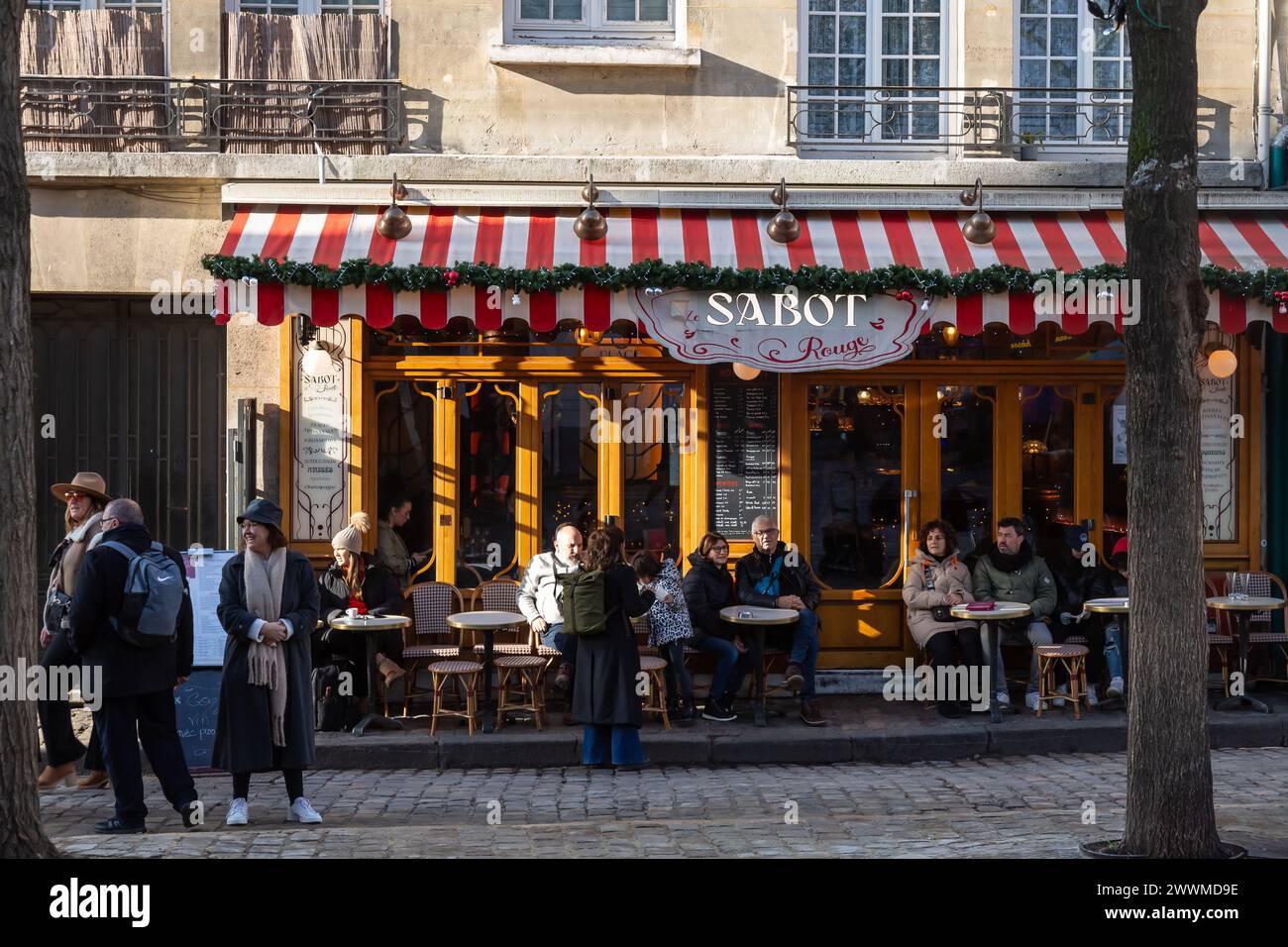 Dezember 2023 - Einkaufs- und Restaurantviertel, Montmartre, Paris, Frankreich. Stockfoto
