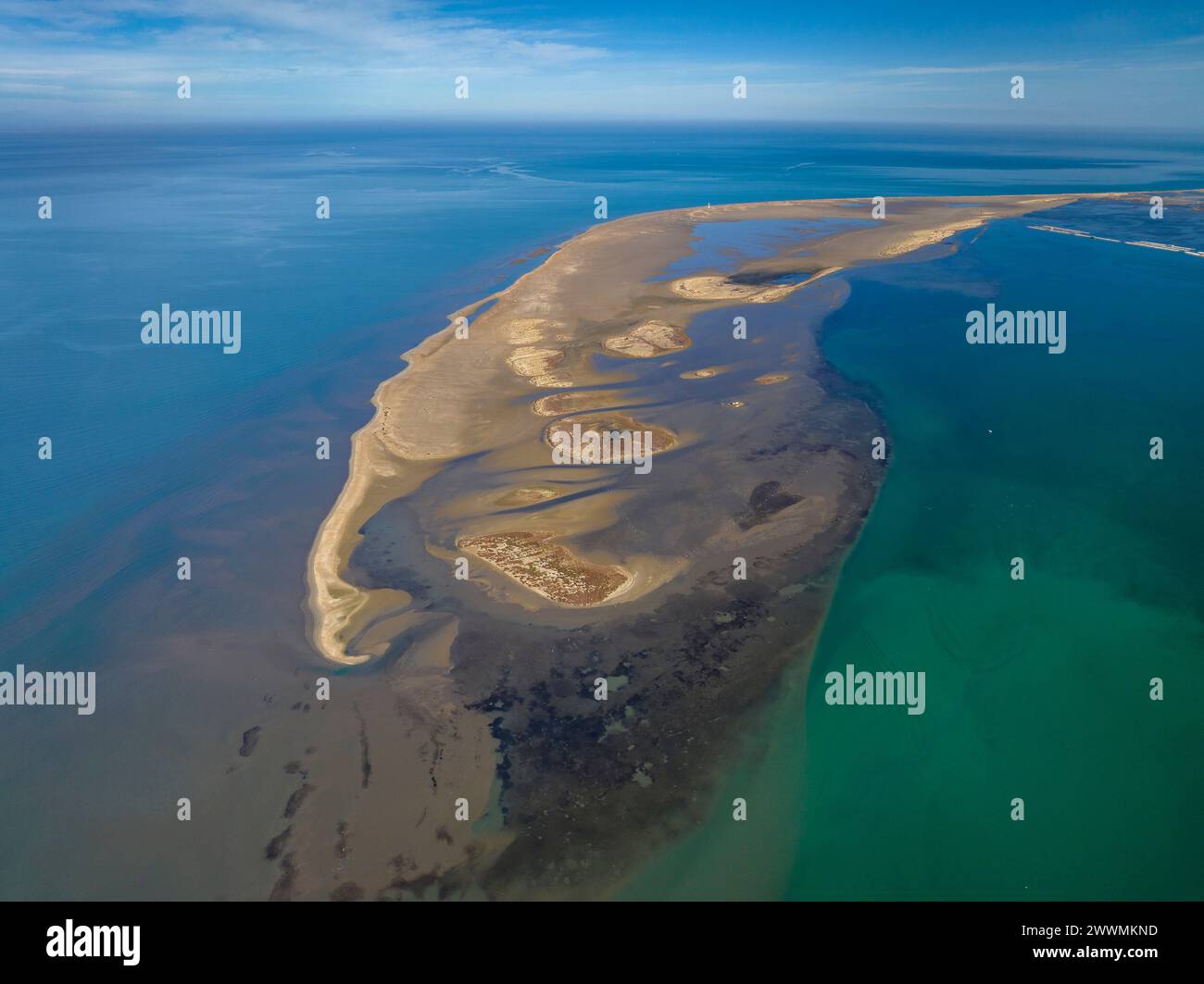 Aus der Vogelperspektive des Fangar Point und der Bucht (Punta del Fangar und Badia del Fangar), im Ebro-Delta (Tarragona, Katalonien, Spanien) Stockfoto