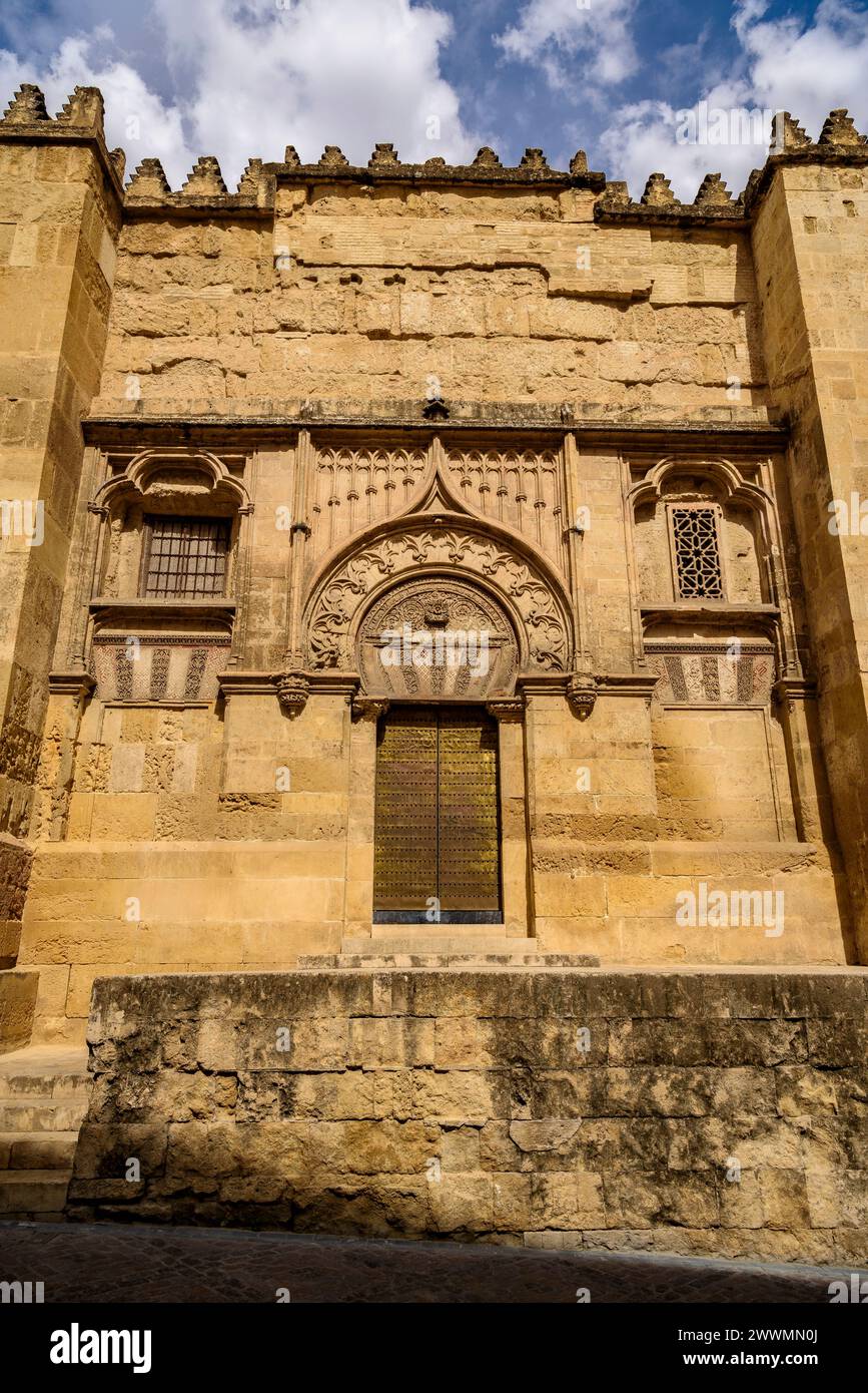 Dekorative Details der Außenfassade der Moschee von Córdoba (Andalusien, Spanien) ESP detalles ornamentales de la fachada a la Mezquita de Córdoba Stockfoto