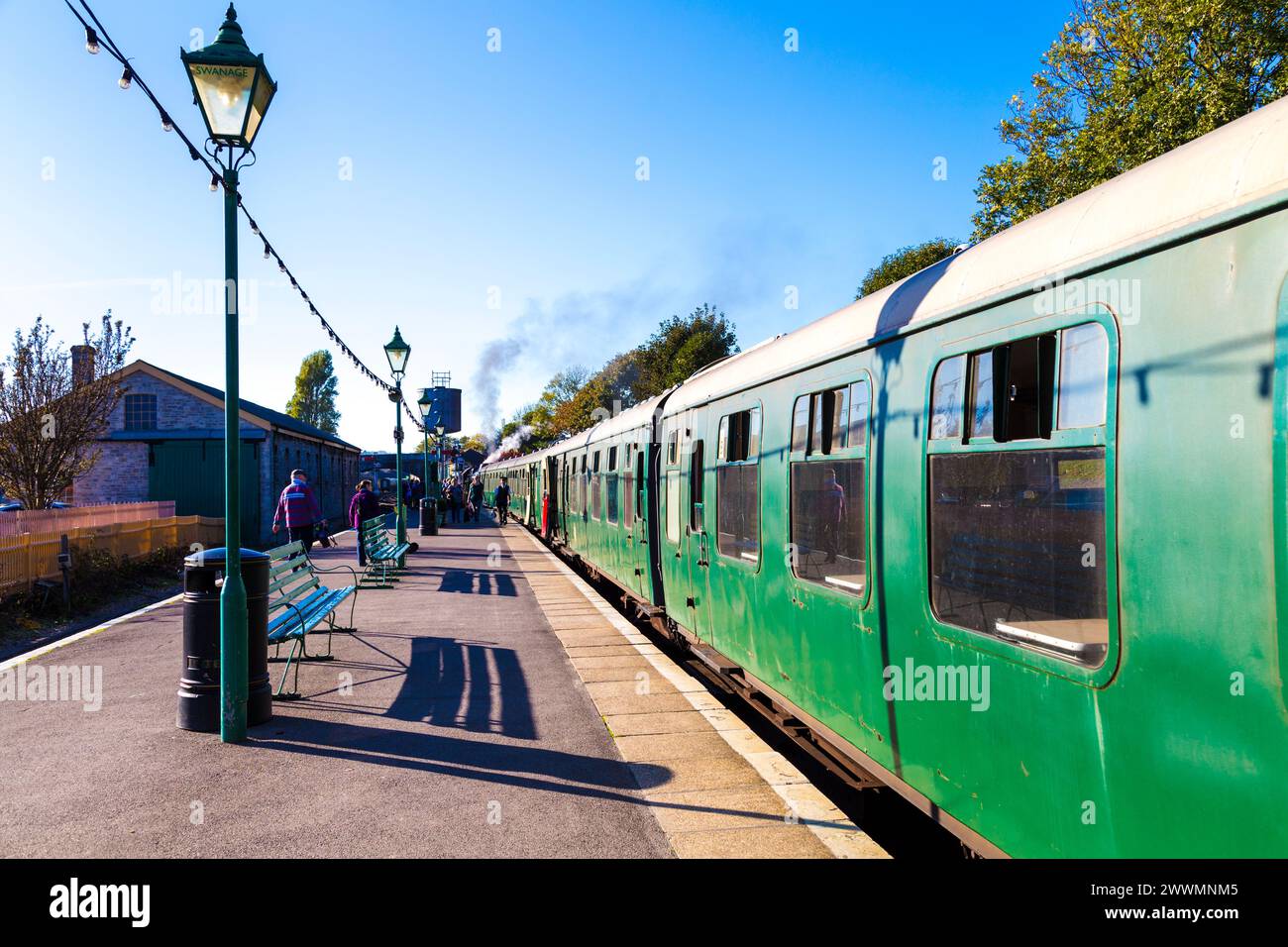 Swanage Railway Dampfzug auf dem Bahnsteig in Swanage Railway Station, Dorset, Großbritannien Stockfoto