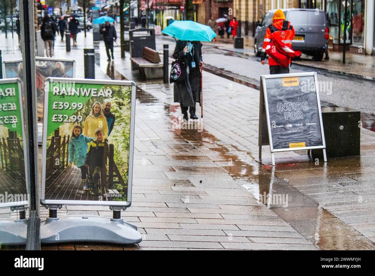Preston, Lancashire. Wetter in Großbritannien. 25. März 2024. Wir werden Regen haben. Starke Regenfälle und eine moderate Brise, während im Nordwesten Englands noch mehr Regen fällt Credit MediaWorldImages/AlamyLiveNews Stockfoto