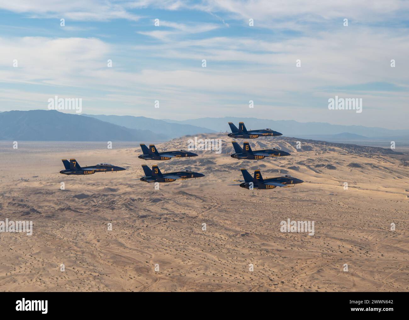 Die Blue Angels führen derzeit Wintertrainings in der Naval Air Facility (NAF) El Centro, Kalifornien, durch, um die kommende Flugschau-Saison 2024 vorzubereiten. Marineblau Stockfoto