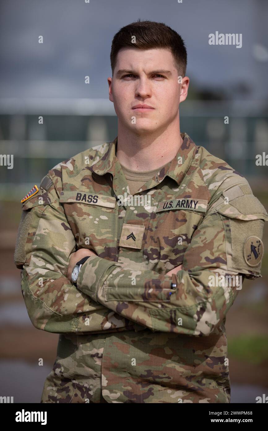 US Army CPL. Christopher Bass, der 3. Multi-Domain Task Force zugewiesen wurde, während Project Convergence - Capstone 4 in Camp Pendleton, Kalifornien Armee Stockfoto