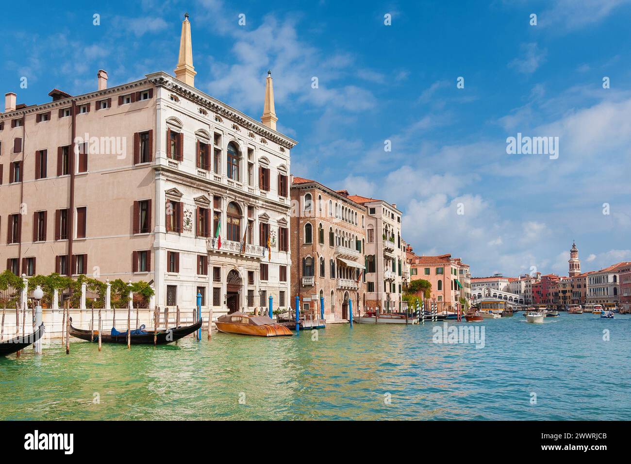 Canal Grande und die Rialtobrücke in Venedig Stockfoto