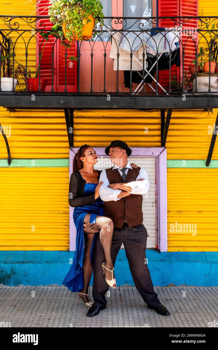 Zwei Senior Tangotänzer, La Boca District, Buenos Aires, Argentinien. Stockfoto