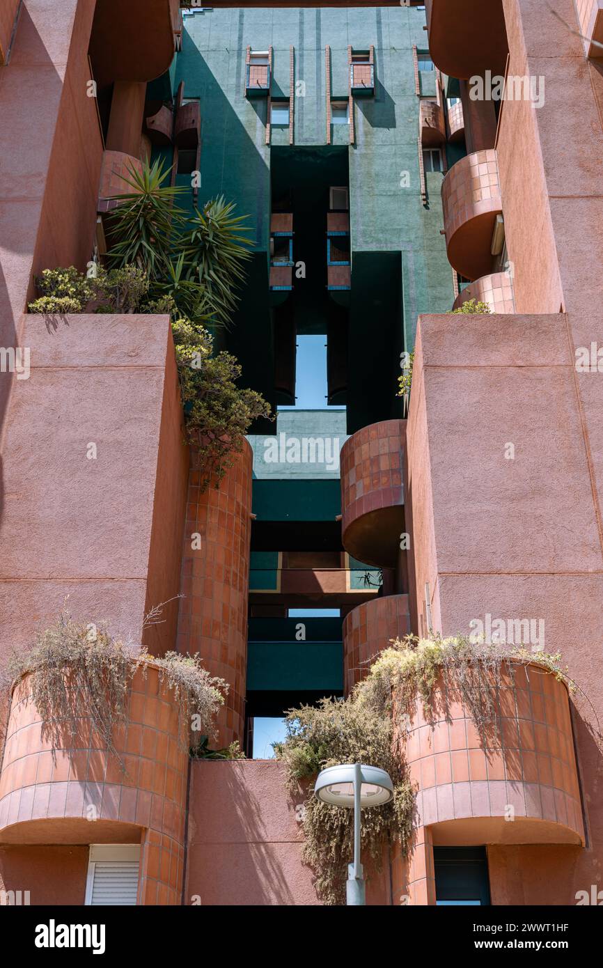 Spanien, Barcelona. Das Walden 7 „City in Space“-Appartementhaus, Ricardo Bofill Stockfoto