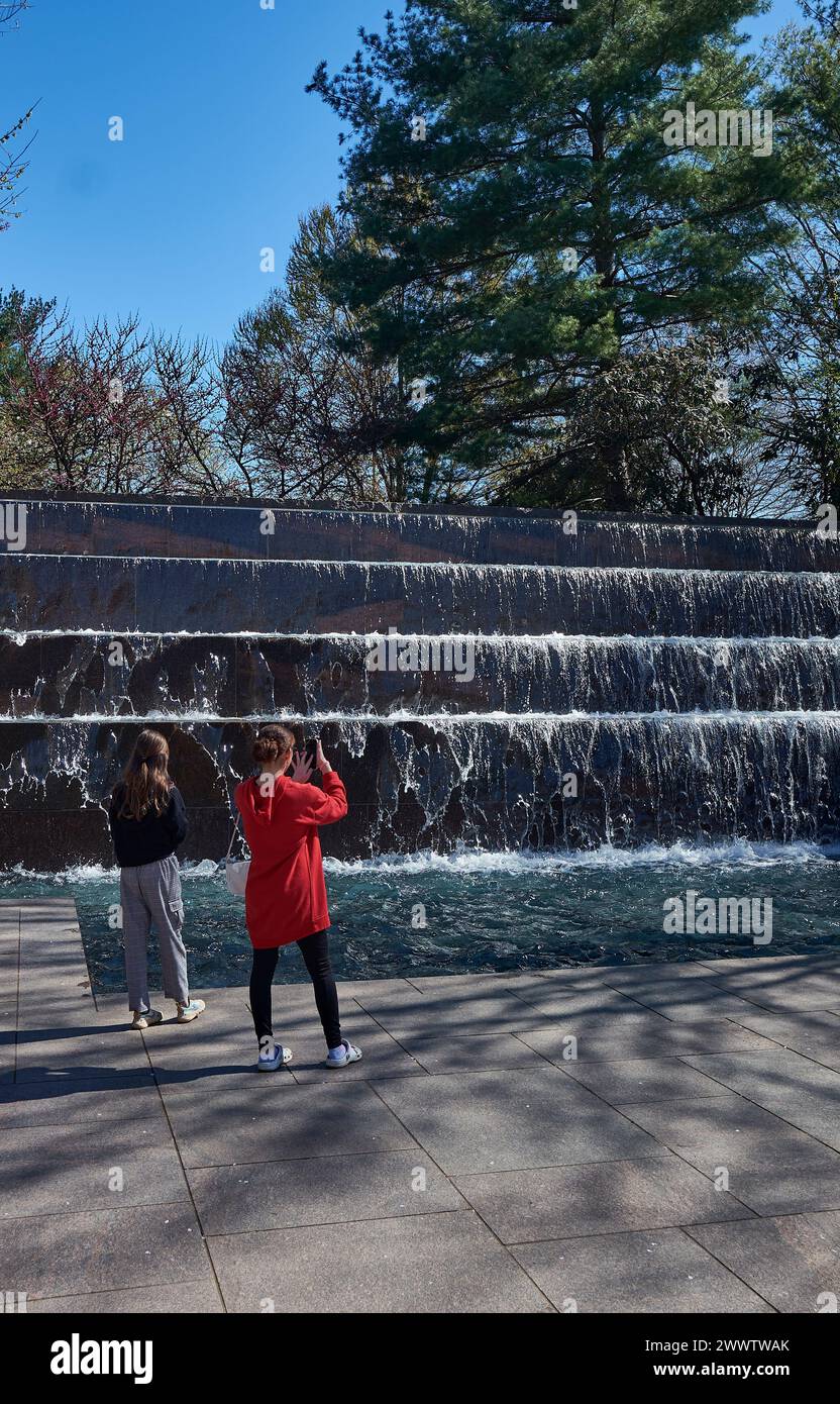 Ein Denkmal zu Ehren Franklin Delano Roosevelt, der viermal zum Präsidenten der Vereinigten Staaten gewählt wurde und die Nation durch die große Depression und den Zweiten Weltkrieg führte Stockfoto