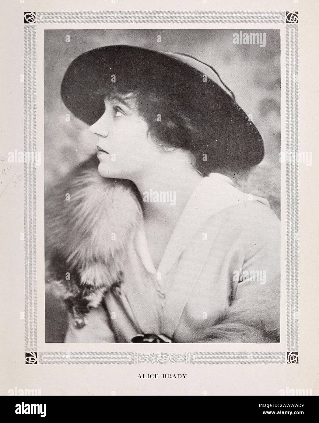 Porträt von Alice Brady. Vintage Photoplay Magazine fotografisches Porträt der Filmschauspielerin, um 1915 Stockfoto