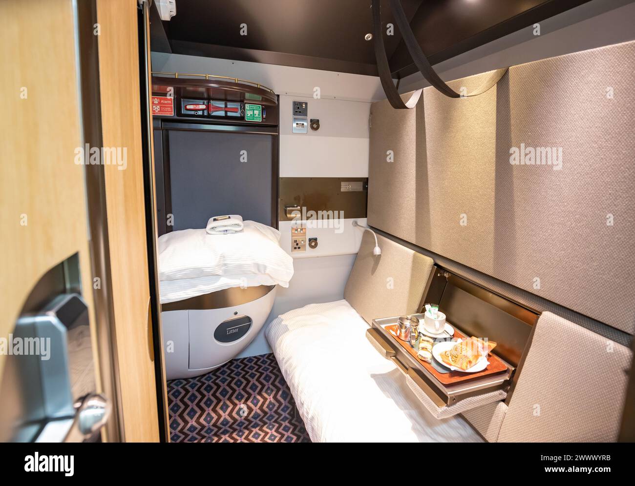 Eine Kabine an Bord des GWR Night Riviera Sleeper von Penzance nach London Paddington Stockfoto
