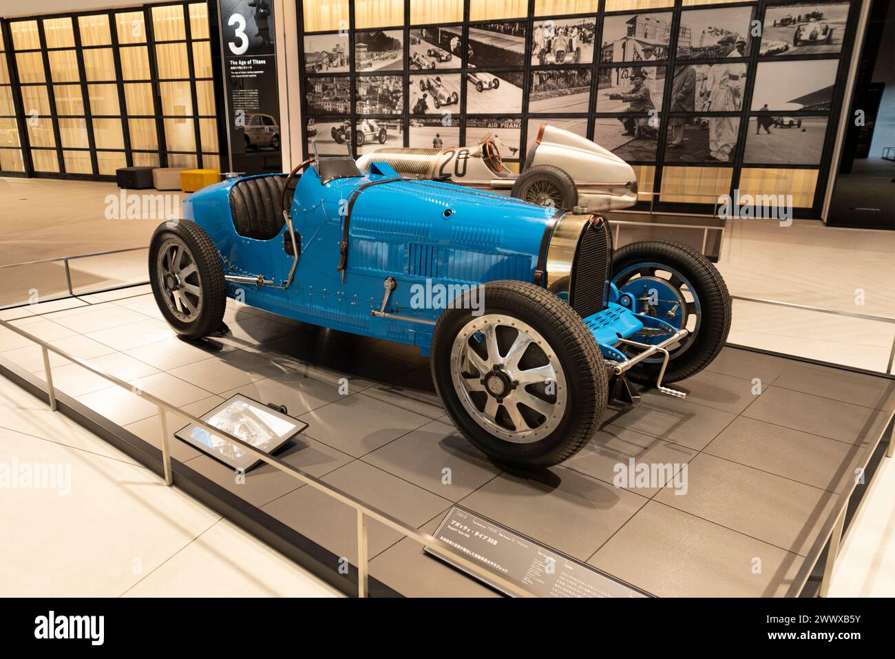 Oyama-cho, Sunto-Gun, Shizuoka, Japan - 27. März 2023: Bugatti Typ 35B, Modelljahr 1926, Frankreich, ausgestellt im Fuji Motorsports Museum. Stockfoto