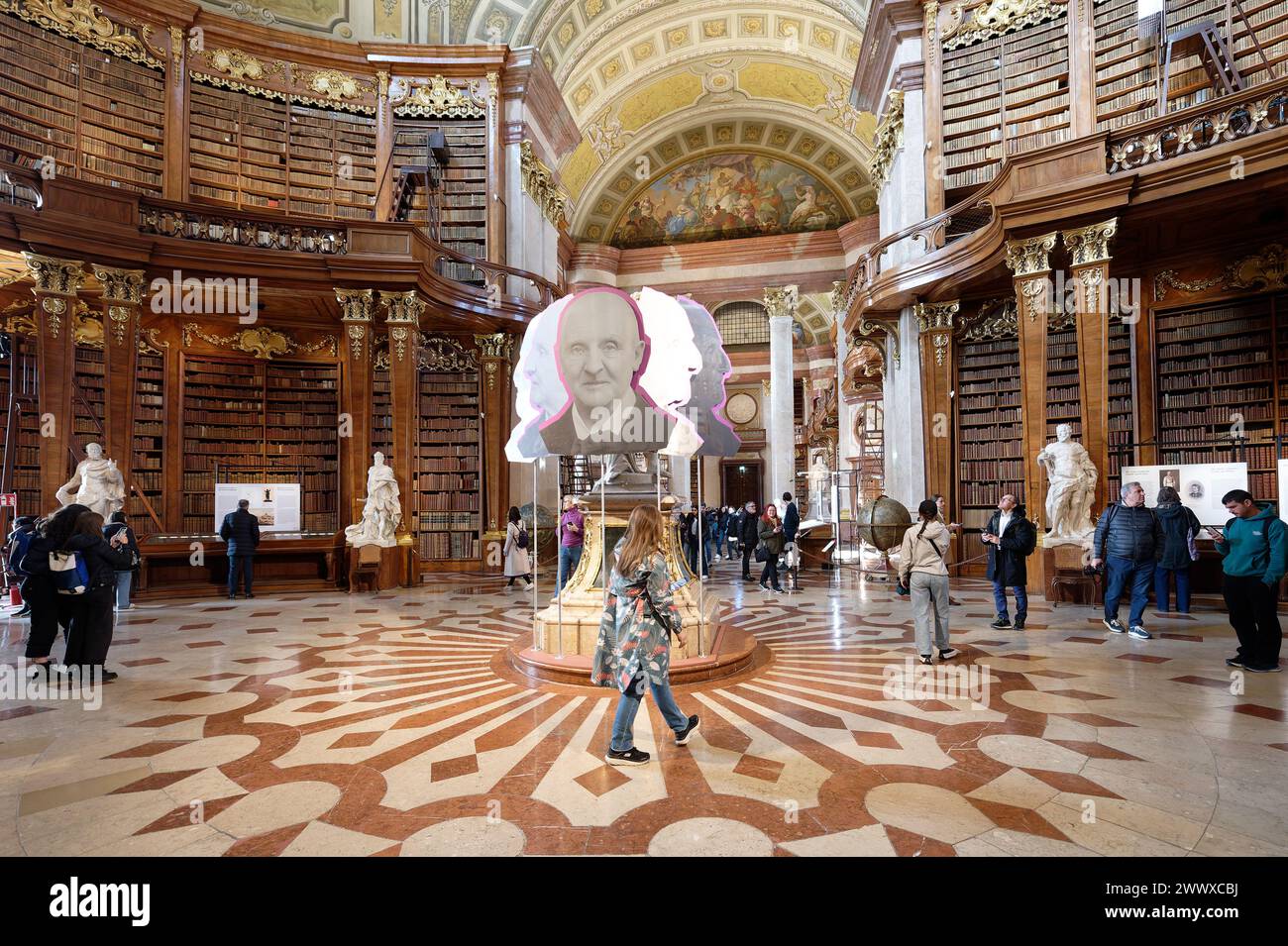 Wien, Österreich. Sonderausstellung zum 200. Geburtstag von Anton Bruckner im Staatssaal der Österreichischen Nationalbibliothek Stockfoto
