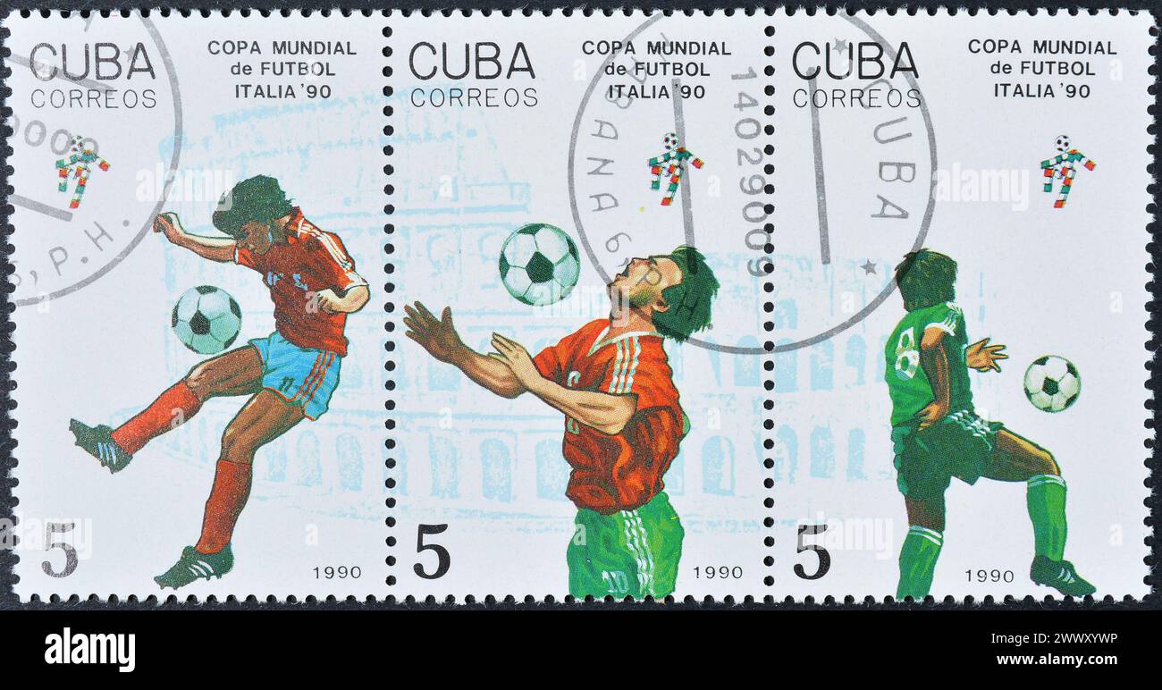Von Kuba gedruckte Briefmarken, die die Weltmeisterschaft in Italien 1990 bewerben, um 1990. Stockfoto