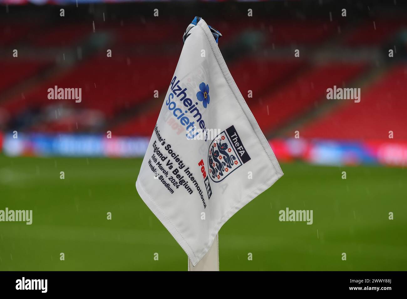 Alzheimer's Society International England gegen Belgien 26. März 2024 Eckflagge im Wembley Stadium, um Gedächtnisverlust als eines der Symptome von Demenz während des Internationalen Freundschaftsspiels England gegen Belgien im Wembley Stadium, London, Vereinigtes Königreich, 26. März 2024 hervorzuheben (Foto: Gareth Evans/News Images) Stockfoto