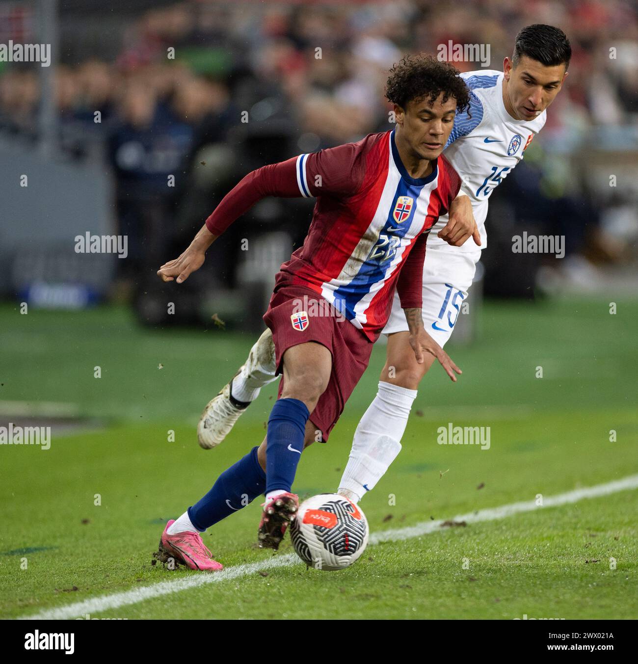 Oslo, Norwegen. März 2024. Oslo, Norwegen, 26. März 2024: Oscar Bobb (22 Norwegen) kontrolliert den Ball während des Internationalen Freundschaftsfußballspiels zwischen Norwegen und der Slowakei im Ullevaal-Stadion in Oslo. (ANE Frosaker/SPP) Credit: SPP Sport Press Photo. /Alamy Live News Stockfoto