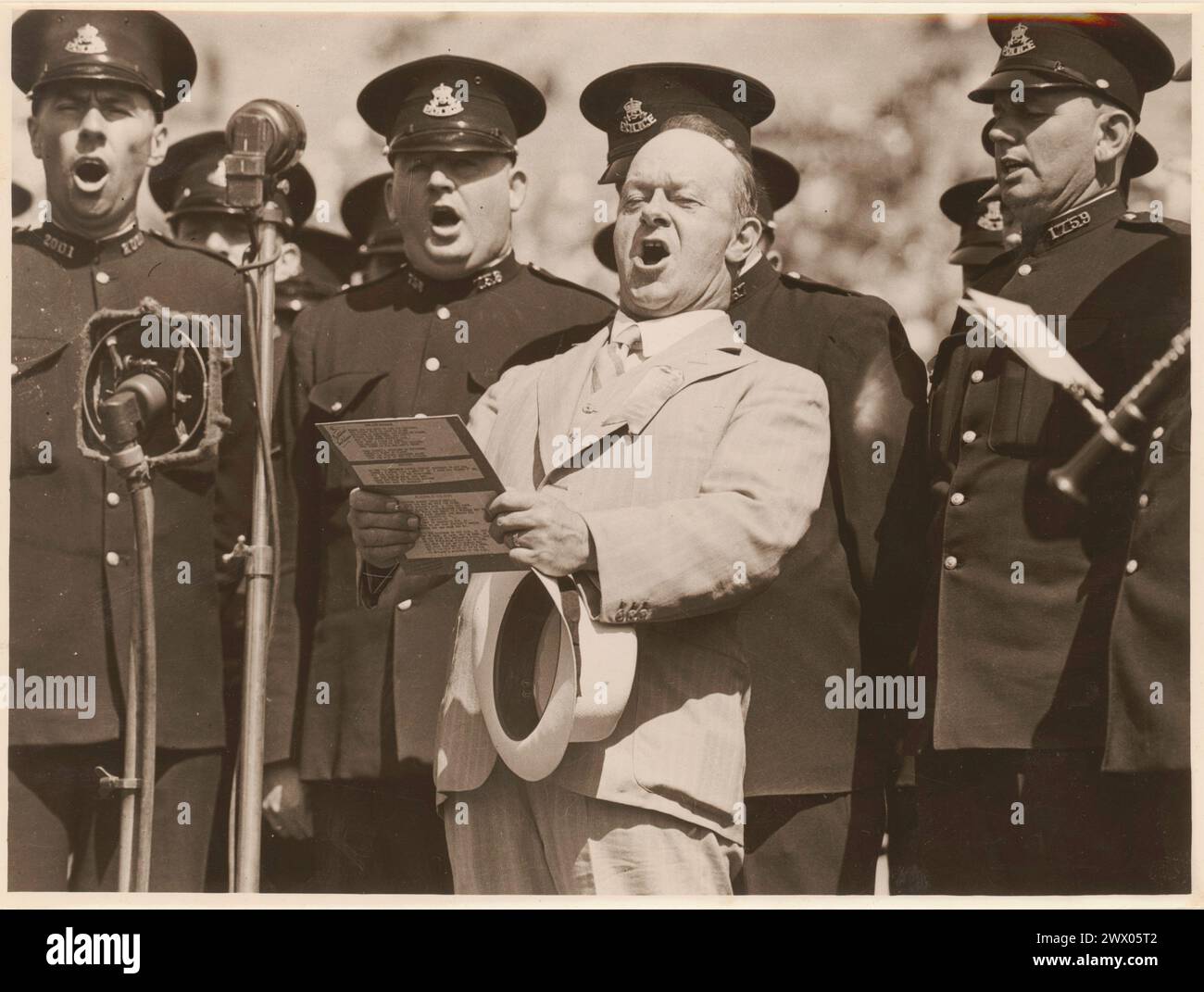 Vintage Porträt von Bariton Peter Dawson, Peter Dawson singt mit der New South Wales Police, 1930er Foto: Sam Hood Stockfoto
