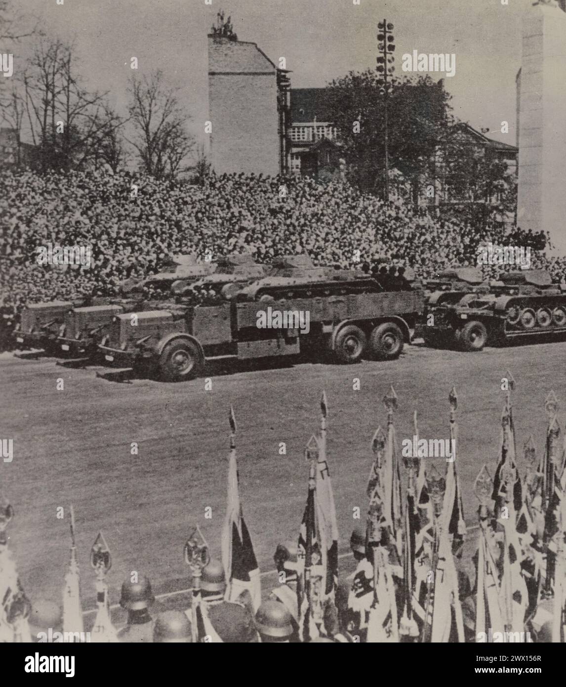 Deutsche Militärparade zu Ehren von Adolf Hitlers Geburtstag. Portemonnaipanzer der leichten Division. Berlin, Deutschland ca. Juni 1939 Stockfoto