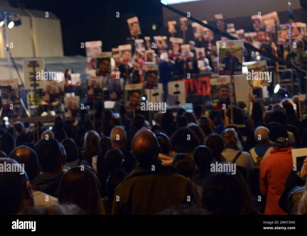 März 2024, Tel-Aviv, Israel. Tausende von Anhängern versammelten sich auf dem Geiselplatz und forderten die Freilassung der israelischen Geiseln in Gaza. Stockfoto