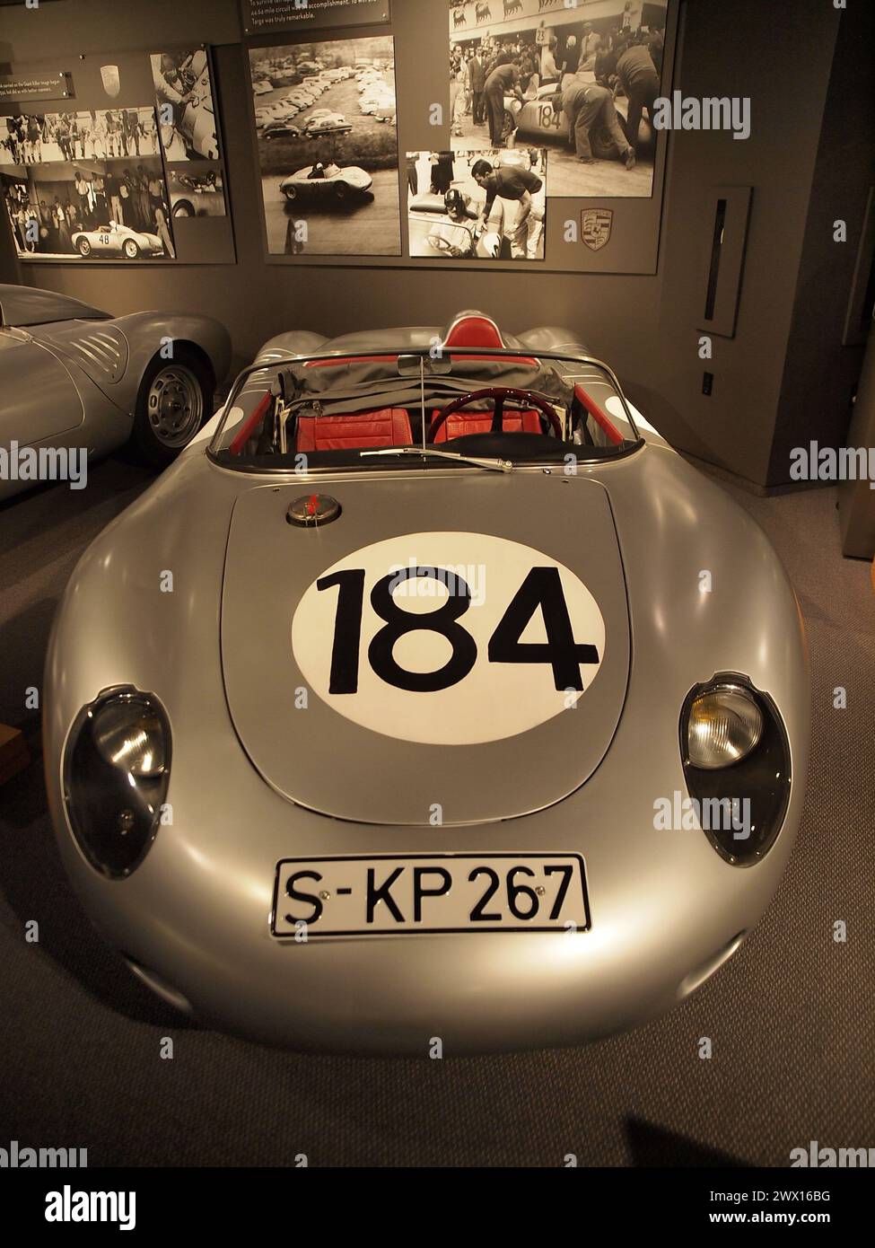 Historisches Collier Museum in Neapel, Florida. Diese Kollektion enthält europäische und frühe amerikanische Automobile. Es gibt auch die REVS-Bibliothek. Stockfoto