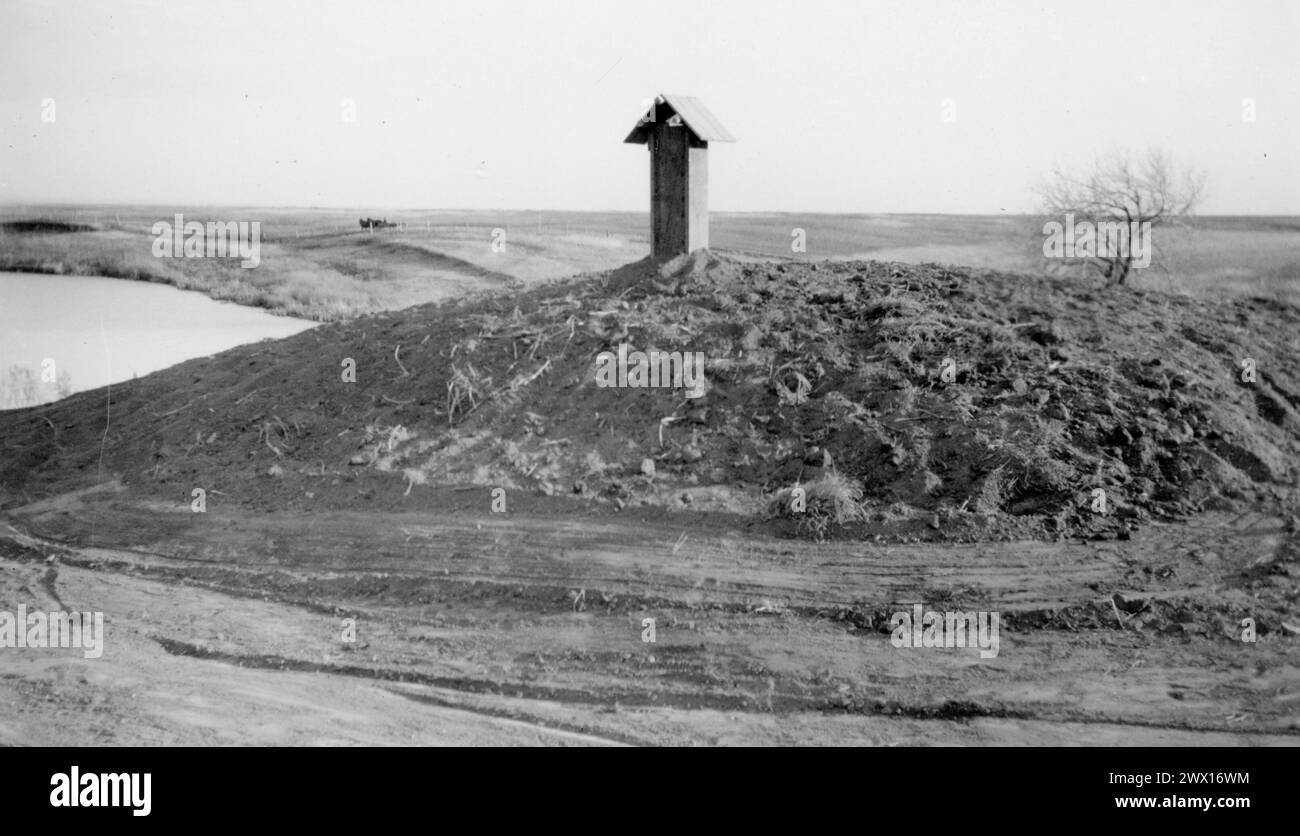 Belüftungsschacht für Root Cellar am Sisseton-Wahpeton Oyate des Lake Traverse Reservation, South Dakota CA. 1937 Stockfoto