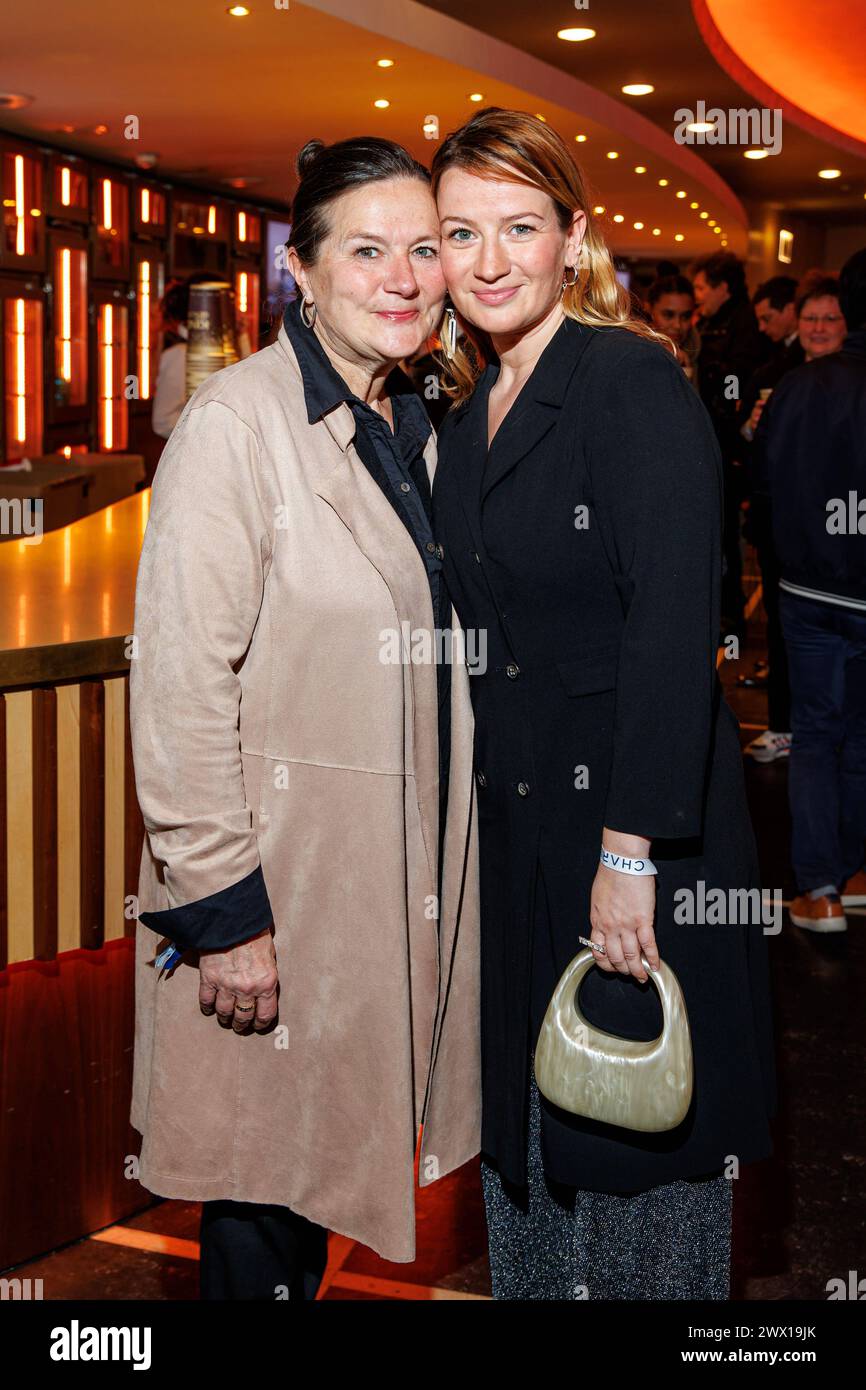 Premiere ARD Serie CharitÃ AnneKathrin Gummich und Nina Gummich bei
