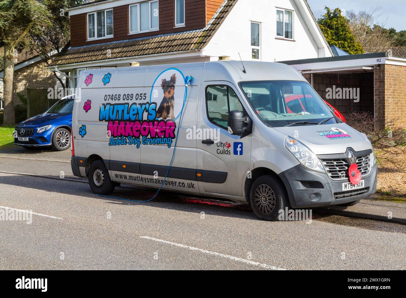 Mutleys Makeover mobiler Hundeschleimer parkte im März auf der Straße vor dem Haus in Poole, Dorset UK Stockfoto