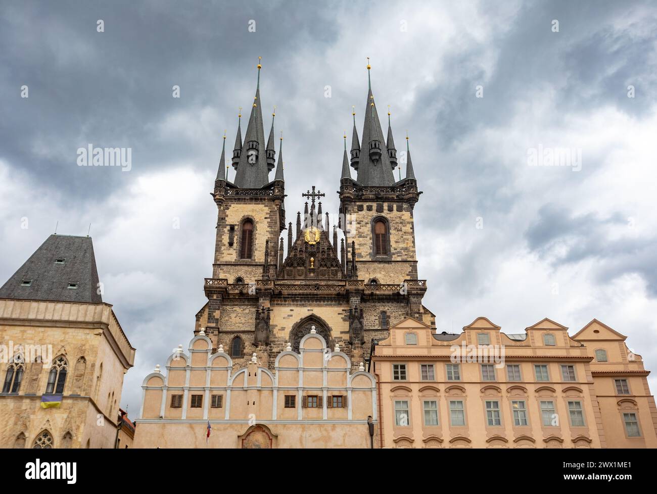 Die Kirche unserer Lieben Frau vor Tyn, vom Altstädter Ring (Stare Mesto, Prag, Tschechische Republik, erbaut im 15. Jahrhundert). Das Gebäude wurde 1511 fertiggestellt. Cent Stockfoto
