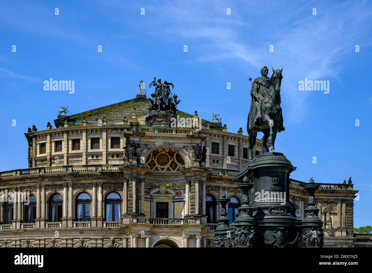 Semperoper Dresden, Sachsen, Deutschland die weltberühmte Semperoper am Theaterplatz in der Inneren Altstadt zu Dresden, Sachsen, Deutschland. Welt-f Stockfoto