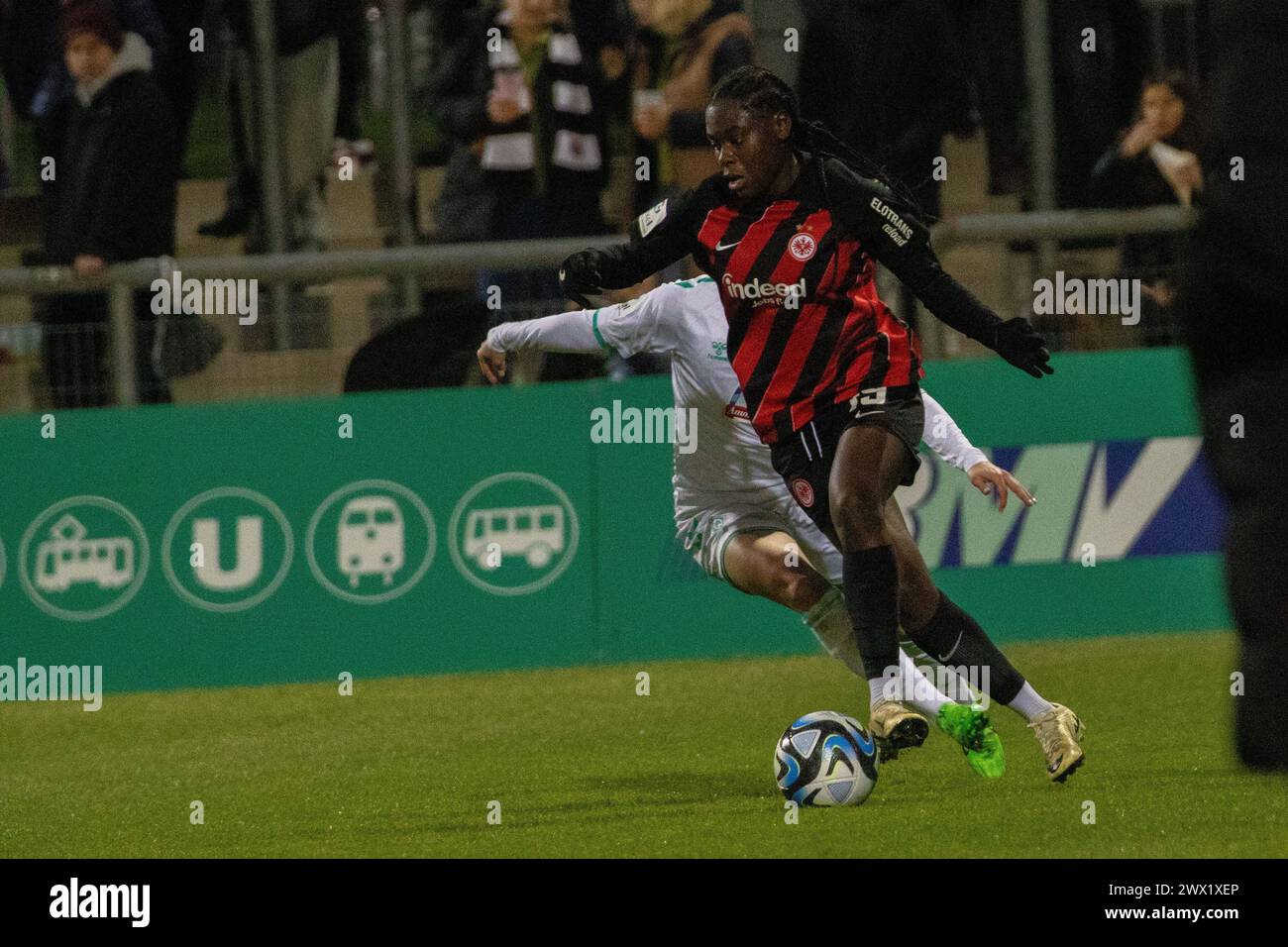 Nicole Anyomi (Eintracht Frankfurt, 19); Google Pixel Frauen-Bundesliga - Spiel Eintracht Frankfurt gegen SV Werder Bremen am 25.03.24 in Frankfurt Stockfoto