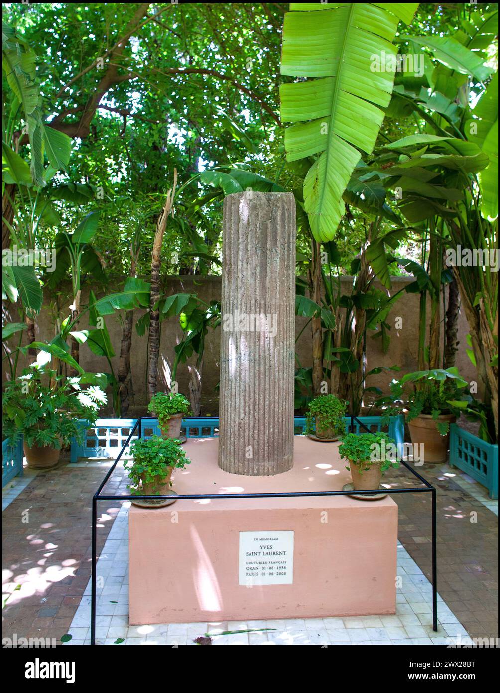 Gedenkstätte für Yves Saint Laurent im botanischen Garten Majorelle in Marrakesch in Marokko. Vvbvanbree-Fotografie Stockfoto